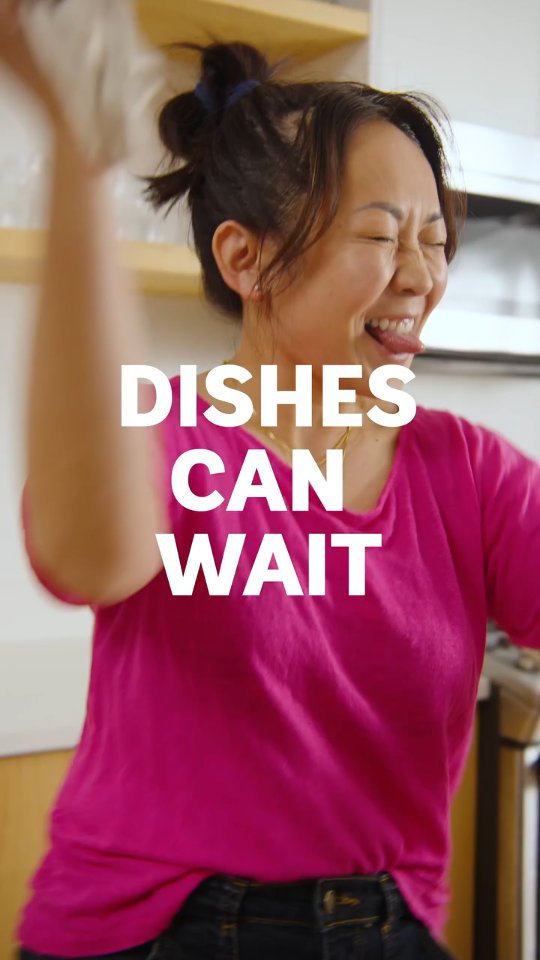 Yeah baby! Dishes can wait 😂😘😅
Repost from @zumba The World Can Wait Campaign, Episode 1. Priorities have changed. Let 'em soak.
Find the class for you at the link in bio. #TheWorldCanWait #zumba #zumbafitness #zumbalove #zumbadenhaag