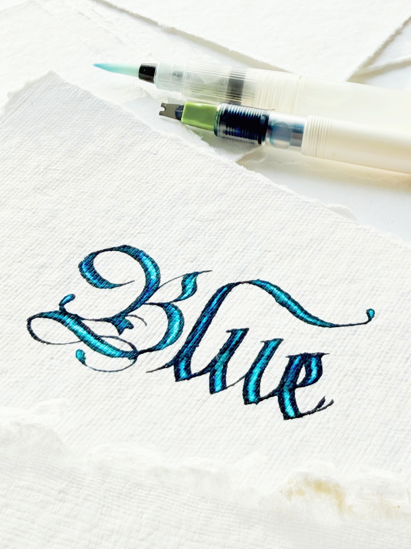 It’s Blue Monday, but calligraphy is my instant mood booster 💪🏼💥
Watching the ink flow from my pen onto the paper feels healing to me. Handmade paper, a custom parallel pen, finished with an aquabrush.
Sending positive vibes your way 🩵💙🩵💙
#gothiccalligraphy #pilotparallelpen #gothicscript #blackletter #broadedgecalligraphy