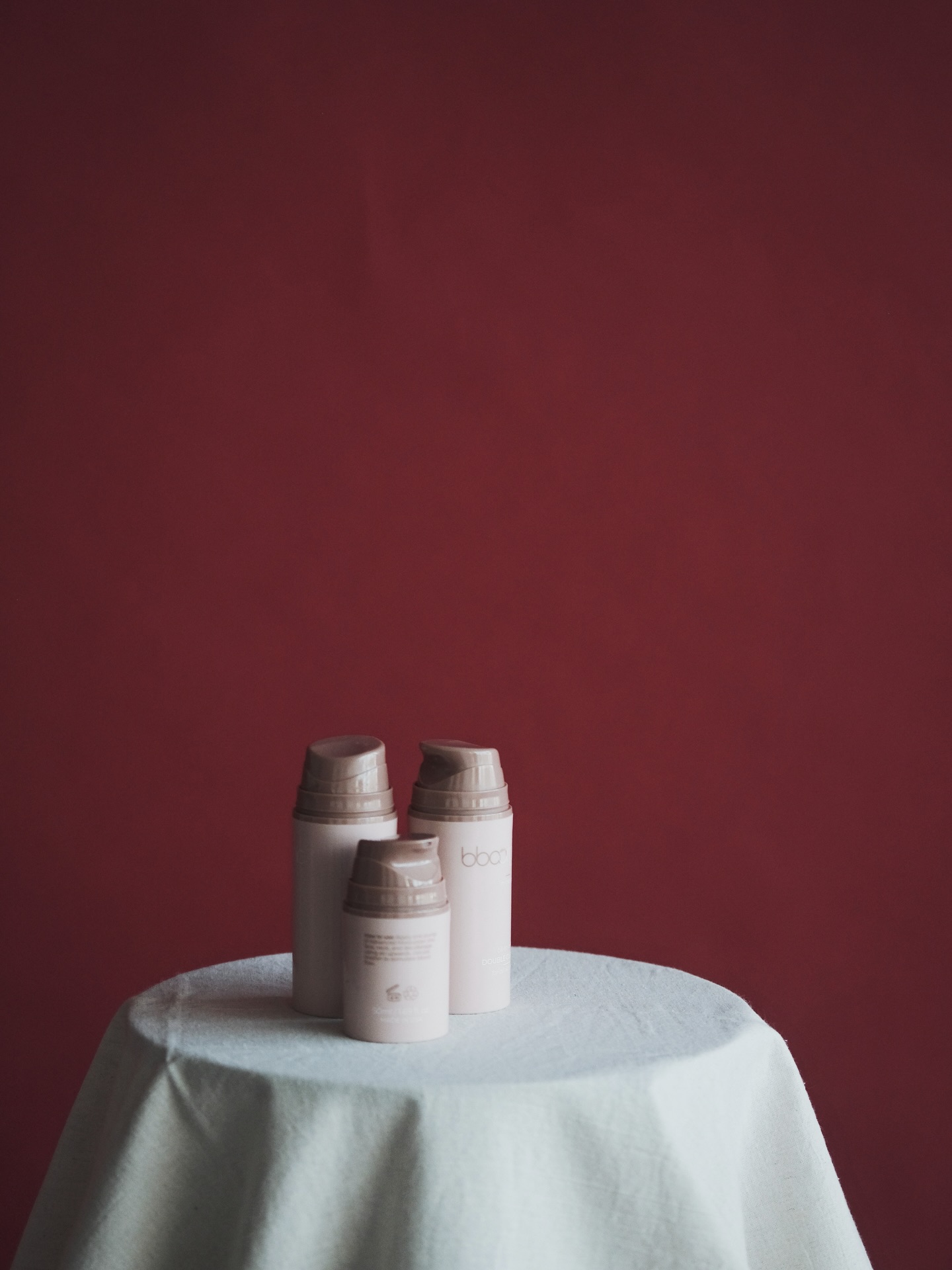 •glow trio—30 % OFF•
one routine, great results!
for anyone with acne-prone or oily skin, it’s easy to feel lost…
you’re trying countless products, hoping one will finally work, but sometimes the answer isn’t more, it’s simpler 🙌🏻
if you’re new to skincare or have been battling breakouts for years without success, the key is a minimalistic routine that actually works ✅
our glow trio is designed exactly for that: a gentle yet effective three-step set for oily and acne-prone skin
💦 the double cleanser
💫 the everyday exfoliating toner-serum
☁️ the gel-moisturizer
this trio cleanses, exfoliates, and moisturizes without overwhelming your skin, helping balance sebum production and reduce acne over time ▫️
it’s the go-to for newcomers who want results without the clutter, and even for those who’ve tried everything, it’s the reset your skin has been waiting for 🌿
for 2 more days ONLY, get the glow trio 30% OFF!
one routine, visible results 🫴🏻
SHOP NOW 🔗