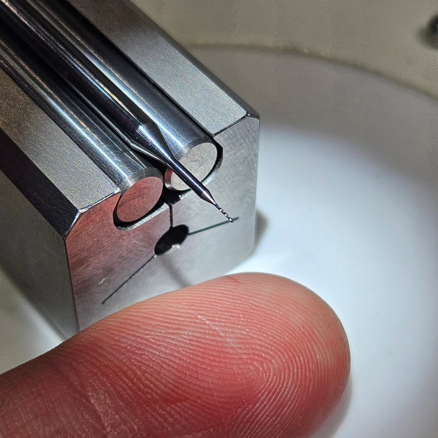 Some more photos of the shop-made cylidner-Vee block.