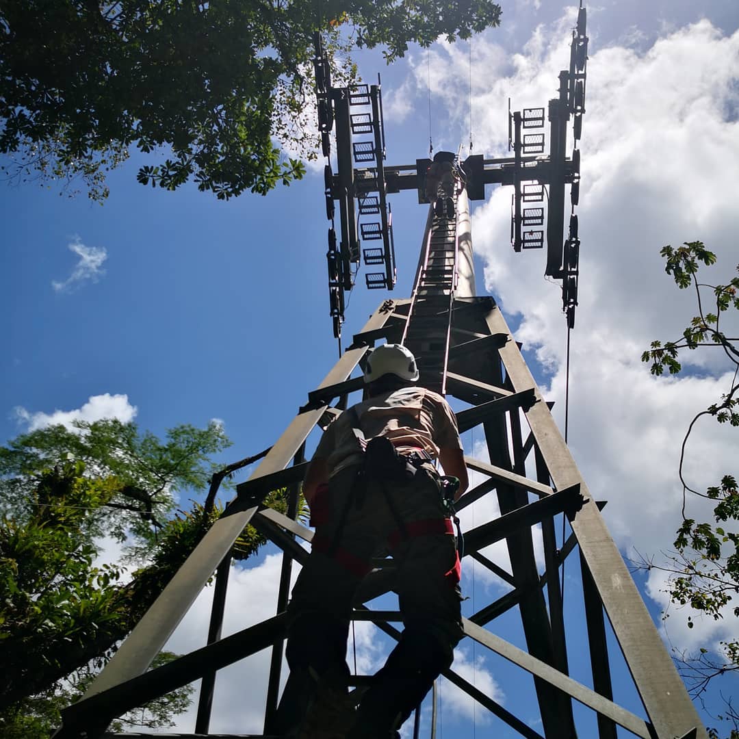 Siempre buscando el mejor angulo para tomar fotografías 🚋