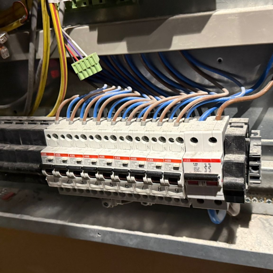 💡 Smart switch acting up? We’ll find the fault. 💡
From flickering lights to switches that won’t respond, we’ll diagnose the issue and get everything working seamlessly again.
📩 DM MESS Electrical for reliable electrical solutions.
#messelectrical #faultfinding #smartswitch #smartlighting #electricalexperts #electricalsolutions #lightingsolutions