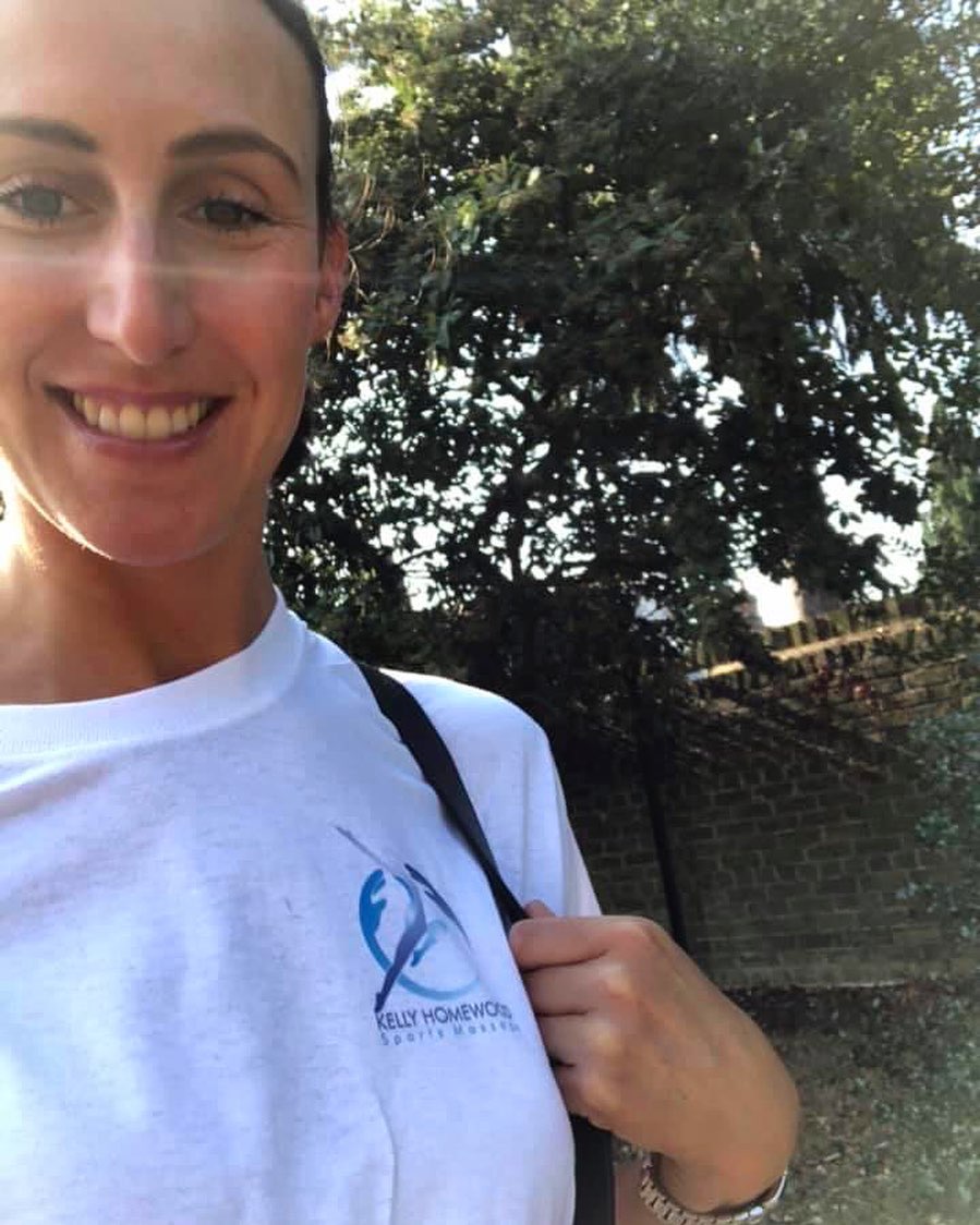 It has been a week since opening the clinic. It’s good to be back 😎 Welcoming clients old and new 🌞
________
#physio #singers #actors #sports #massage #dancers #vocalrelease #sportsmassage #performance #follow #share #new #freedom #body #london #kew #share