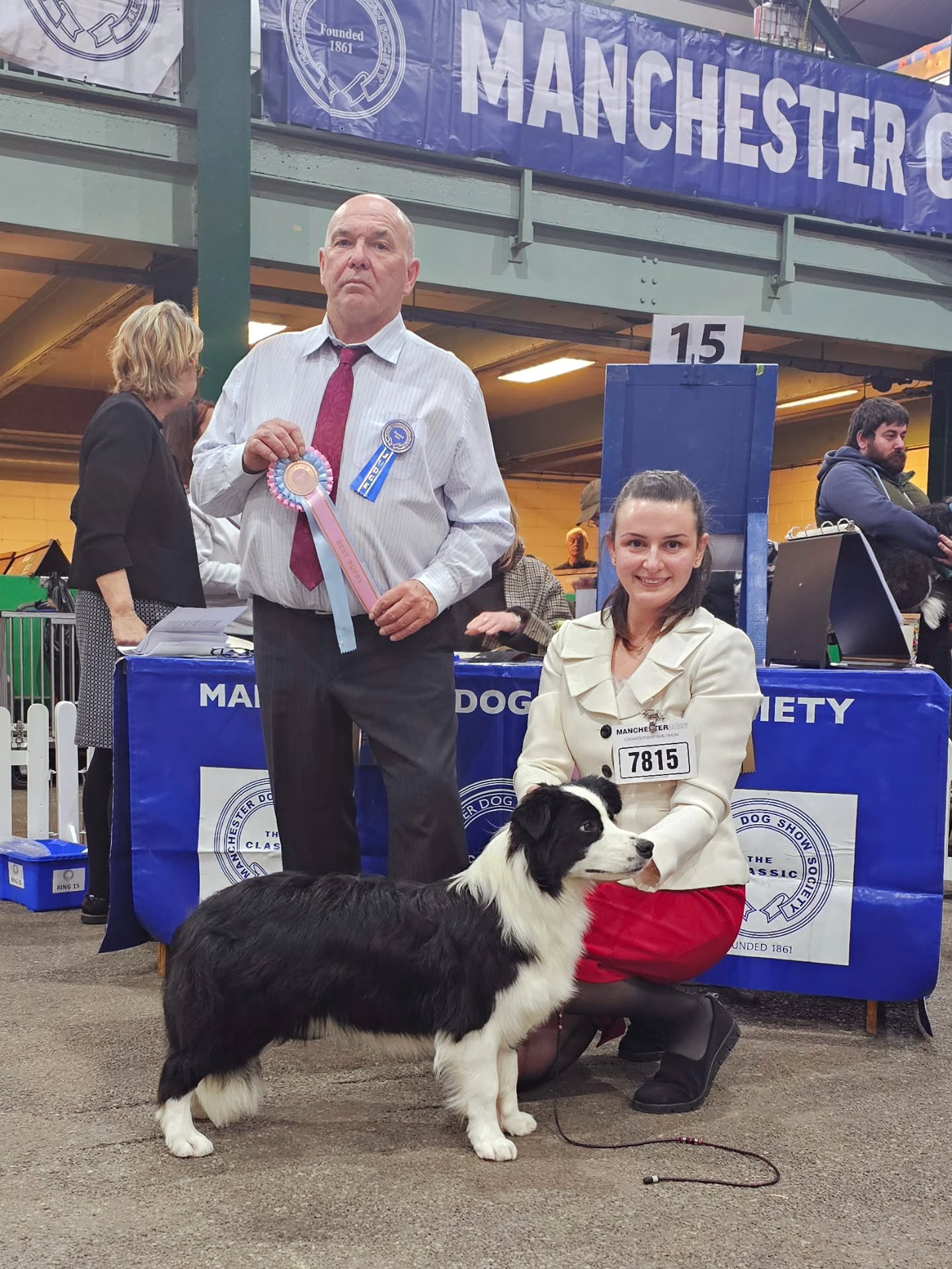 🇬🇧 Hello from the UK! 😁
Manchester Championship Show
✨️Gaara
Unleashed Borders Dress to Impress 🦭
Judge Mr Peter Simmons
Border Collies
Minor Puppy Class
🥇1st / 7
Puppy Class
🥇 1st/ 10
🏵 Best puppy of Breed
Lots of fun this Sunday at the Manchester Championship Show! A very early start and a long day, but made so special with the best company, wonderful dogs, and new friends 😁
Big thanks to the judge for thinking so highly of our little girl 💖