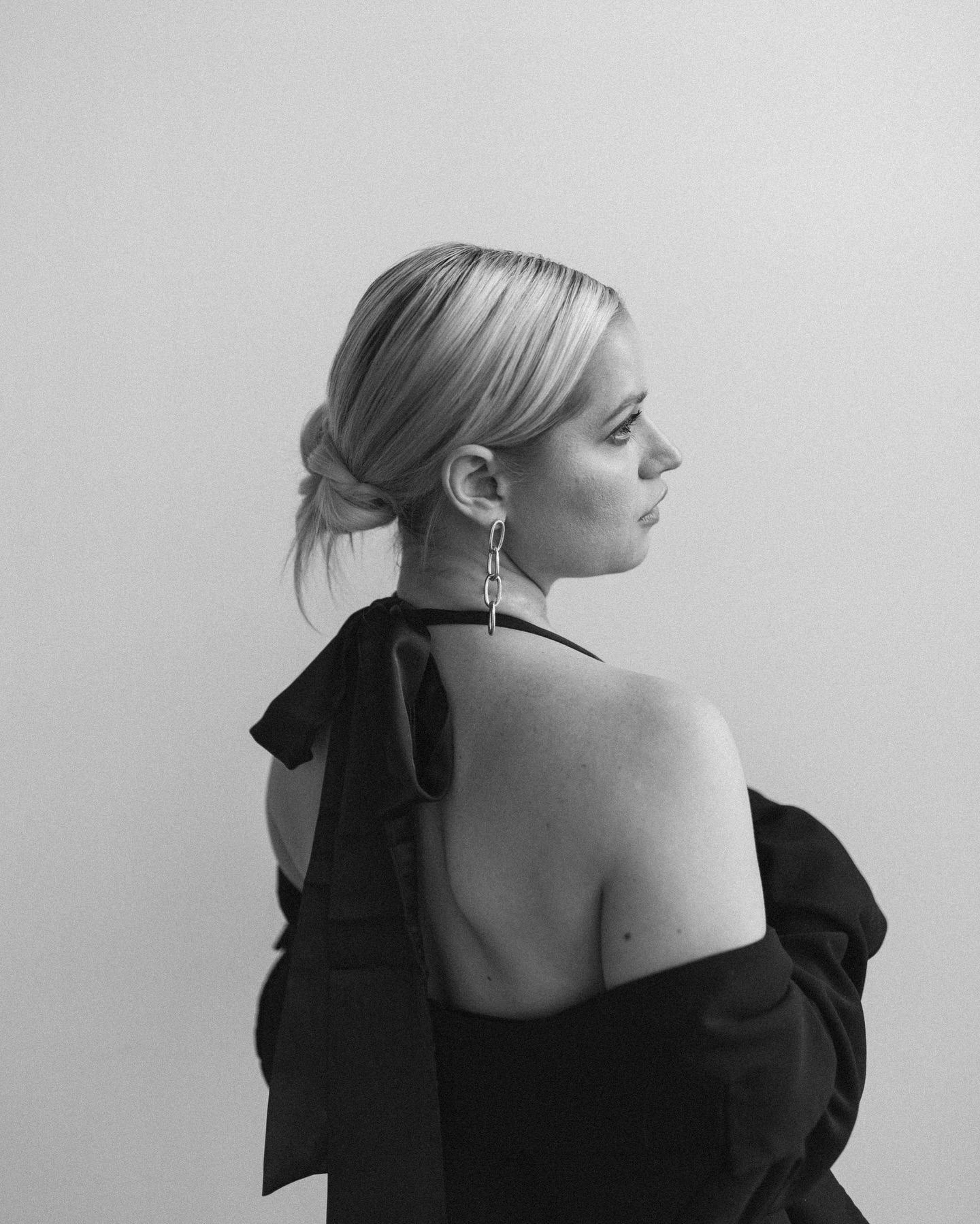 Extensions @cassidyreihair
Style @maggstagram
Makeup @face.craft
Photographer @genuinelyjo
Studio @sundialchicago
Model @instaslatts