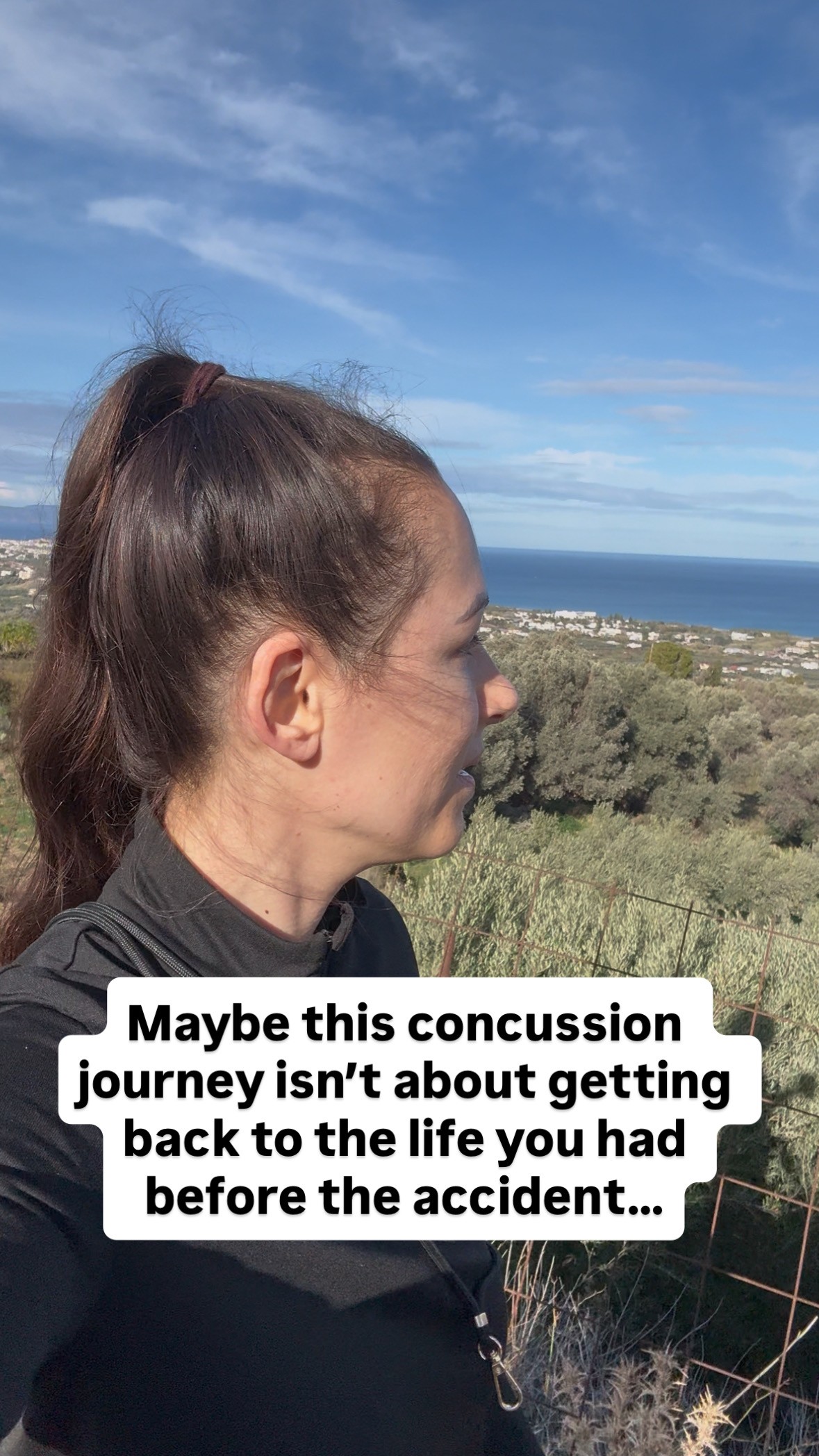 A concussion impacts your entire life, and you have to slowly build a new one, a life that fits the new you.
But in the beginning, I didn’t even know who this “new me” was. I could barely leave the house. So how was I supposed to build a new life?
It took a very long time. At first, I focused entirely on myself and my health. I tried to stay in touch with old friends, but that took a lot of energy, and I realized I needed to let go of certain people.
So I did. I would rather be alone than surrounded by people who don’t truly care and only drain my energy.
That’s how my recovery journey continued, mostly alone, focusing on things that actually served me. I didn’t have to keep up with things I no longer enjoyed.
Slowly, over time, new people came into my life. People who genuinely cared. I discovered new hobbies and felt gratitude for the small things in life.
For anyone in the middle of this process: trust the journey. Listen to your intuition. What gives you energy? Are these things still serving you?
Remember: when one door closes, another one always opens. Maybe not immediately, but trust me, it will 💛