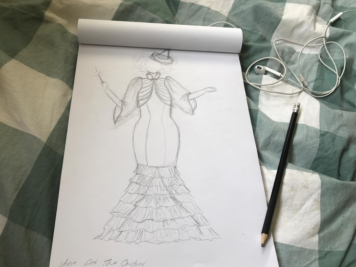 Trying to imagine what a drag queen from the Wizarding World might wear in 1981 is very fun😅
This may or may not be an initial design for an original character in episode 2 of @theorderwebseries 🤫
#drag #dragqueen #costumedesign #dragdesign #wizardingworld #theorder #theorderwebseries #witchdragqueen