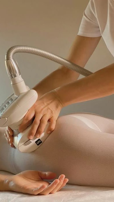 Our clients note that LPG massage is an instant feeling of relaxation and noticeable results. It helps to fight cellulite, model the figure and improve the skin after the first sessions. What makes it so popular? Here are the main reasons:
🌟 Safety and comfort - technology works smoothly and painlessly to achieve your goals
A quick noticeable effect - the skin becomes more elastic, and the volume decreases after several procedures.
🌟 Improvement of general well - being - massage helps to improve blood circulation and relieve stress
Sign up now and make sure of the effectiveness of LPG massage