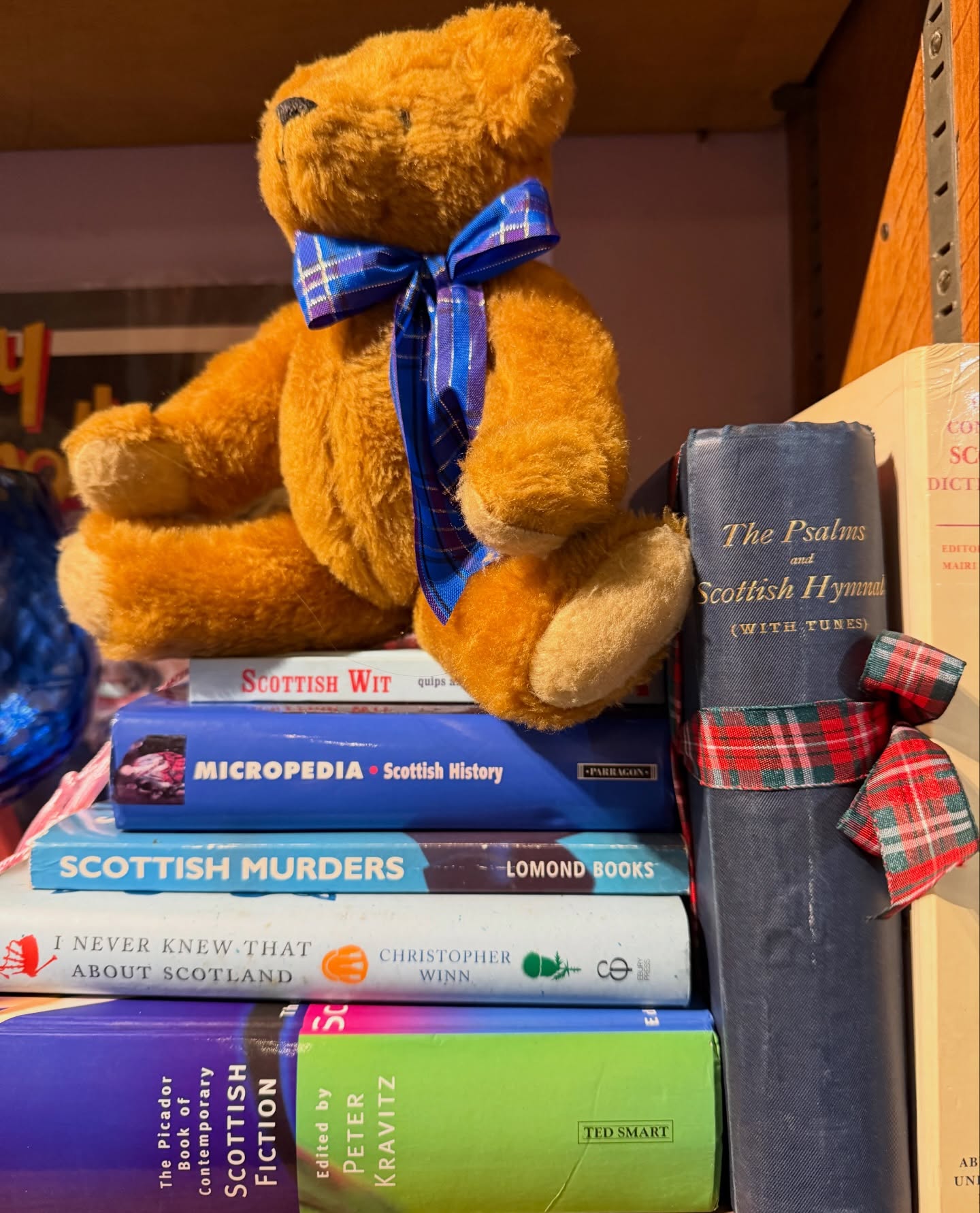 @annabeth_at_tav has transformed one of her shelves into a Burns Night display, celebrating Scottish heritage with a handful of carefully selected vintage pieces.
Find them at
www.theantiquevillage.co.uk
The Old Whiteways Cider Factory, Hele, Devon EX5 4PW
#burnsnight #scottishheritage #vintage #vintagebooks #vintagetreasures