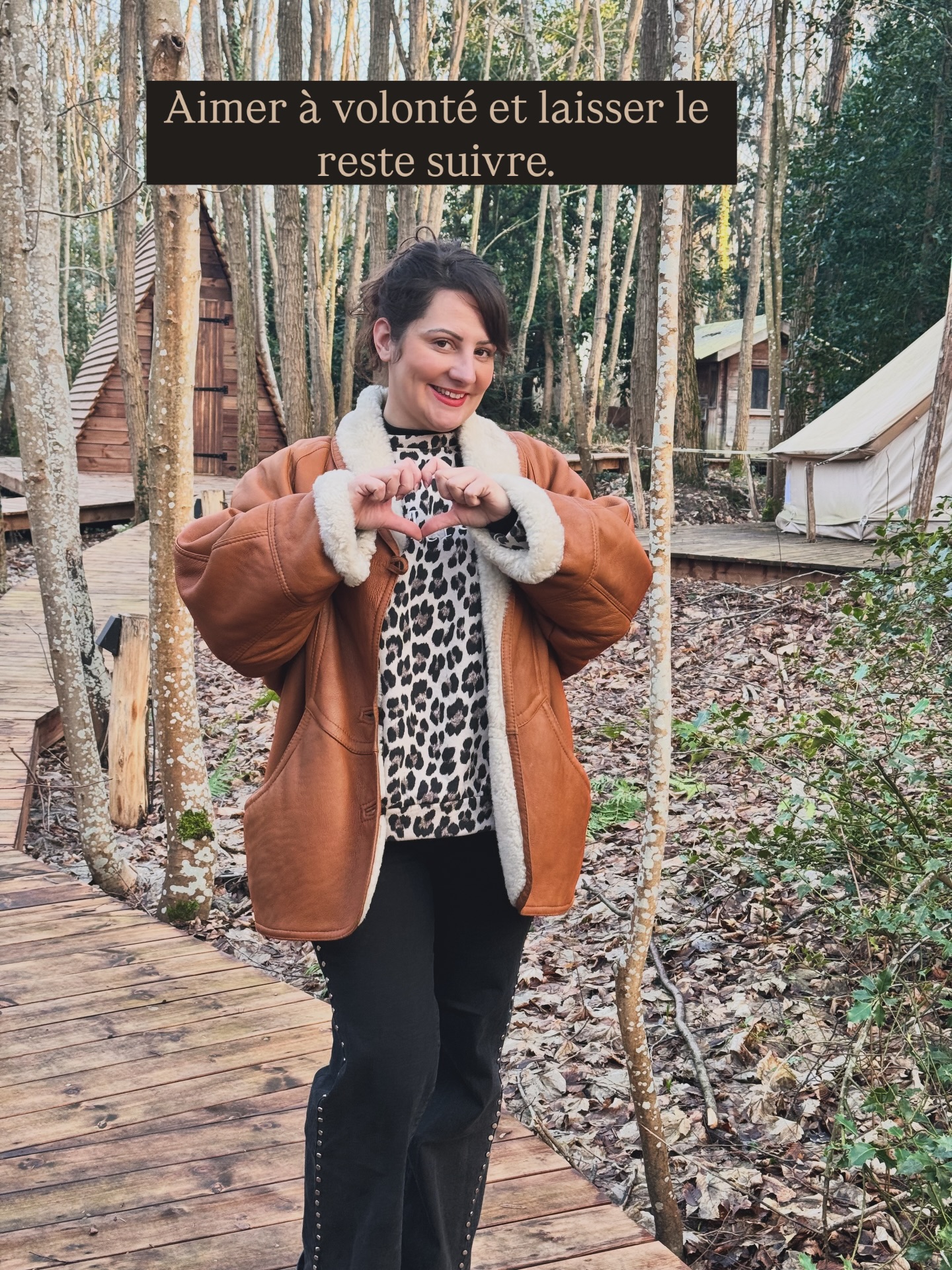 Une parenthèse unique s’achève au Moulin de Malvoisine avec un temps pour soi et un moment de bien être total!
Je partage quelques clichés qui me viennent à l’esprit comme une envie d’écrire et de partager ce que j’ai pu ressentir au plus proche de la nature. Merci au groupe des yogis! Merci @perrine.spanevello pour sa bienveillance et sa grande générosité envers ses cours de yoga et le groupe! Merci @camomillecuisine pour ses repas veggie gourmand et gourmet !!! Merci à ma best coloc deco lodge @ballasky pour ses best moments et merci au moulin de Malvoisine @moulindemalvoisine pour leur accueil chaleureux !
#slowlife #bienêtre #yogaaddıct #imagecorporellepositive #positive