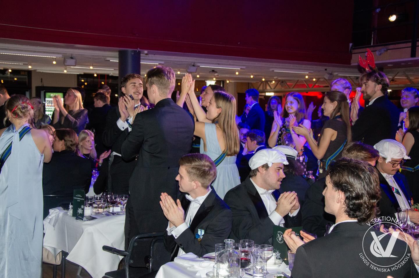 Vinterbalen 2025❄️
Bilderna från vinterbalen och brands höstfest finns uppe på hemsidan. 🌟 Fler bilder finns på vsek.se
(Om V-sektionen > Bildarkiv > 2025)
Inte nöjd med din bild? Tveka inte att höra av dig!