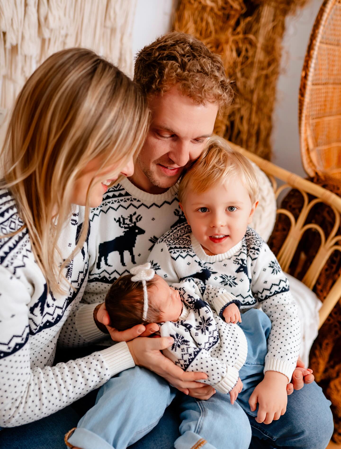 What a wonderful family stopped by before Christmas! 🎄✨ This little cutie was seriously the BEST gift for mom, dad, and big brother—truly the best Christmas gift ever! 💛 Such a sweet, joyful session that I’ll always remember! 🥰.
.
.
.
.
Newborn & Maternity and Family Photographer in Zürich area | Ksenia Photography
.
.
Neugeborenen-, Schwangerschafts- und Familienfotografin im Raum Zürich | Ksenia Photography
. #newbornphotography #newbornphotographer #newbornphotoshoot #newbornsession #newbornbaby