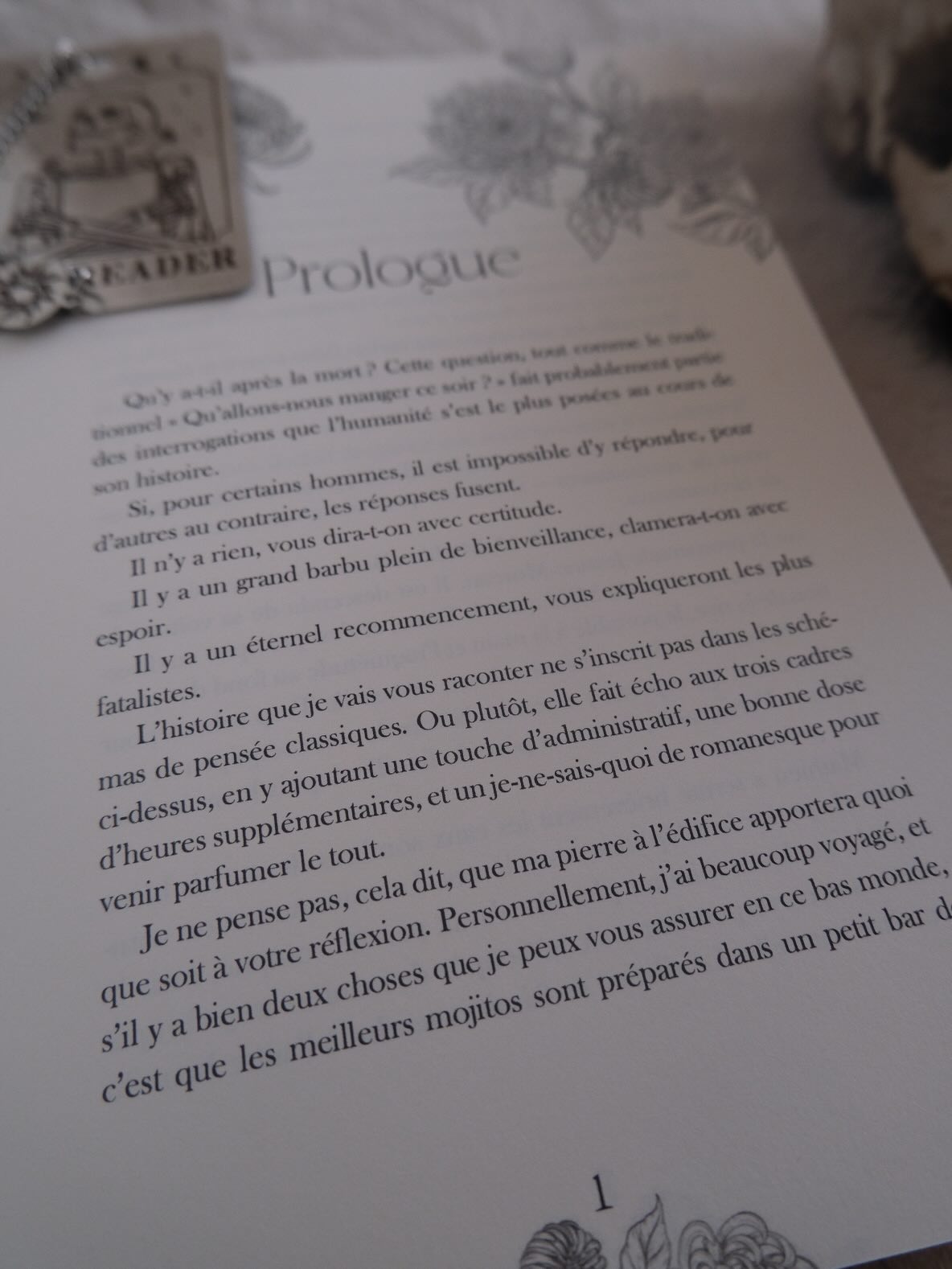 CONCOURS: un broché et un ebook illustrés à gagner !
Les @editions_octoquill et moi-même vous offrons un broché et un ebook illustrés du premier tome du Bureau des Âmes, intitulé La Dame en noir 🥀
Pour participer:
- Être abonné(e) à mon compte @tea_and_melon_hat
- Liker ce post et souligner votre participation en commentaire
- Taguer une âme amoureuse de SFFF
Les noms des deux gagnants seront révélés en story le 29 janvier, après tirage au sort.
Bonne chance !
Mots-clés : littérature de l’imaginaire - roman new adult - SFFF - autrice française - saga française - ésotérisme - vie après la mort - enquête policière - thriller fantastique - ebook - Kindle
Hashtag : #thrillerfantastique #bookstagramfr #autricefrancaise #seriefrancaise #sfff