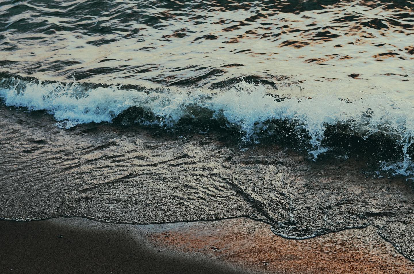 最近仕事に追われ過ぎて去年のことが何年も昔のことよう…
#琵琶湖 #lake #tripgram #sunset_pics