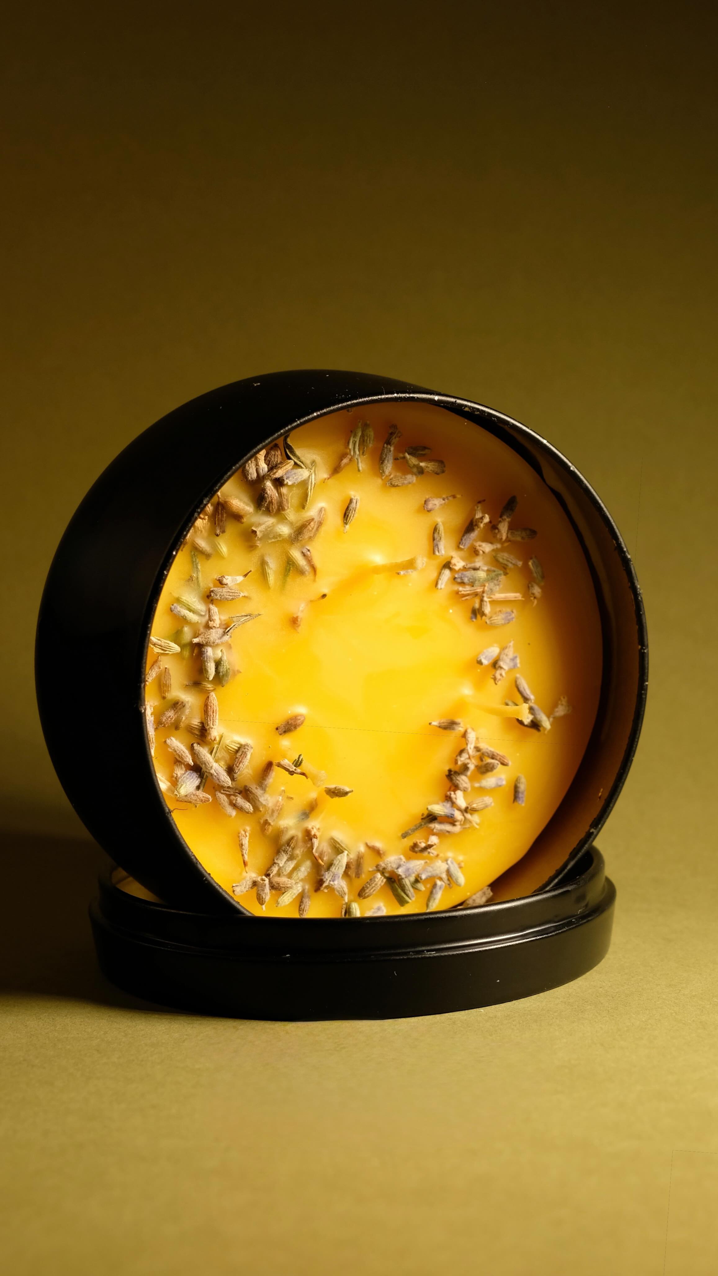 Ayhanbee Beeswax Candle 🐝
Beeswax is known for its clean, slow burn and its natural ability to help purify the air. 🌬️
Unlike paraffin, beeswax candles produce very little smoke and release negative ions that may help reduce airborne impurities, creating a calmer and healthier atmosphere. ✨
Hand-poured using 100% natural beeswax, gently blended with coconut oil for a smoother burn, each Ayhanbee candle offers a warm, steady flame and a subtle natural honey scent.
Finished with a natural hemp wick, these candles burn evenly and cleanly.
Crafted in small batches with simple, carefully selected ingredients, Ayhanbee candles are made to bring warmth, balance, and quiet moments of comfort into your space.🌱
Ayhanbee stands for natural light, mindful living, and the beauty of simplicity💫
#natural #beeswax #beeswaxcandles #candles #naturalcandles