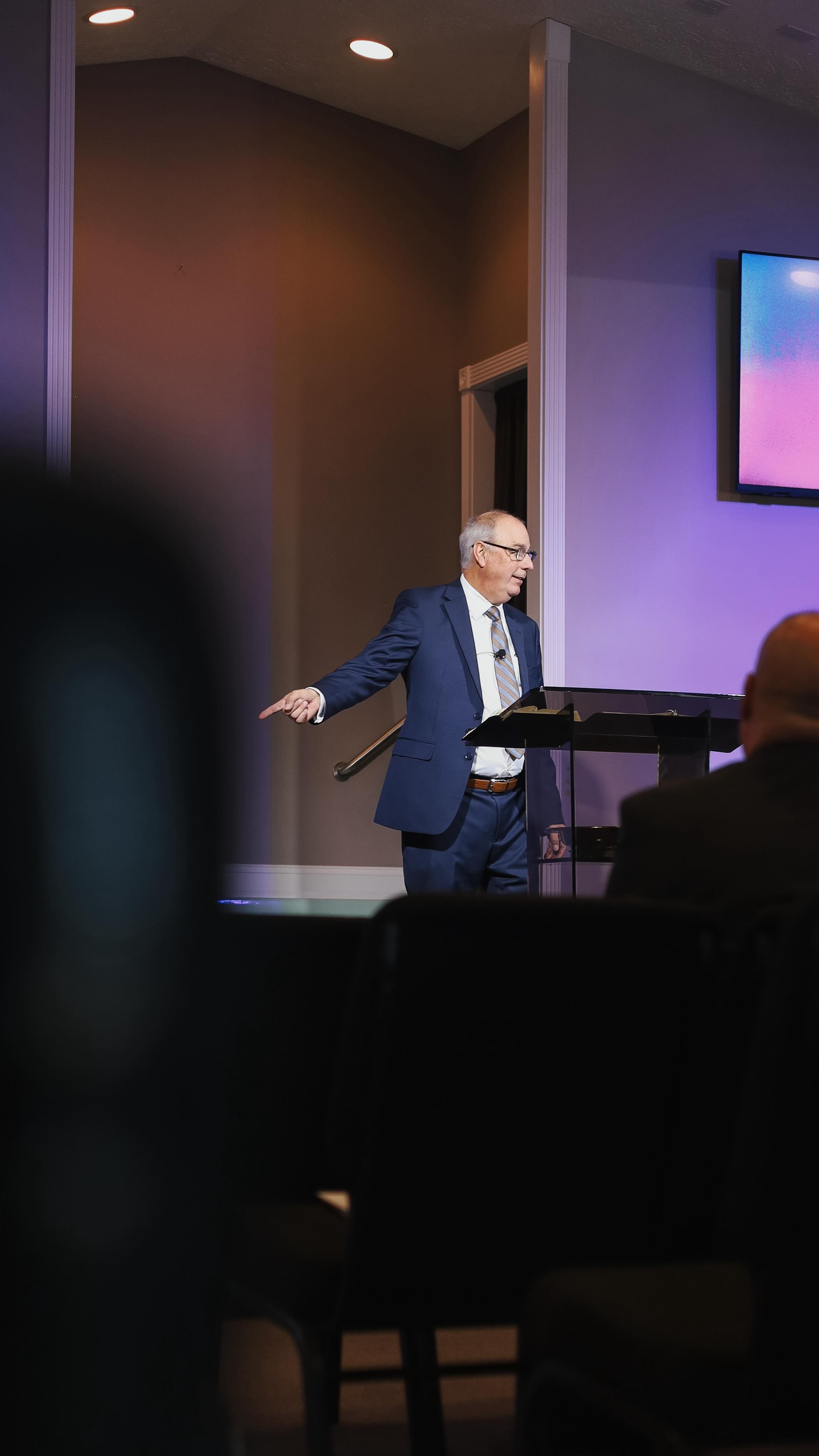 Can you be faithful to God right where you’re at???
Imagine the growth you can have within your own life and ministry if you remain faithful, right where God has you! 💭🙏🏼👏🏼