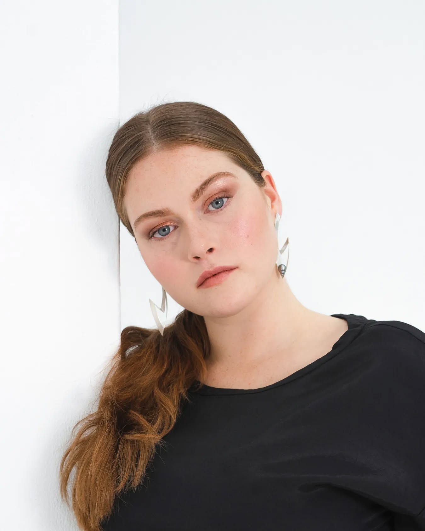 So, what about this beauty @adelevwilson wearing my baroque pearl earrings in sterling silver?
Visit my store - link in bio - and check out both versions. Silver and gold plated!
Photography:@lucillemd
Styling: @onyedika_tate
MUA: @divinetayrus
Model: @adelevwilson
Jewelry: @katerinapimenidu
.
.
.
.
.
.
.
.
#katerinapimenidujewellery #katerinapimenidu #fashionphotoshoot #fashionphotoshooting #studiophotography #fashionjewelry #photoshoot #photoshooting #earrings #jewelrymaker #jewelrydesigner #designerjewelry #jewelry #jewellerydesigner jewelrymaking #handgemaakt #pearlearrings #pearljewelry #tahitianpearl #baroquepearls #greekdesigner #greekdesign #handmadejewelry #uniquejewelry #keshipearls #contemporaryjewelry #earrings #contemporaryearrings #renovatedpearls #tahitianpearl