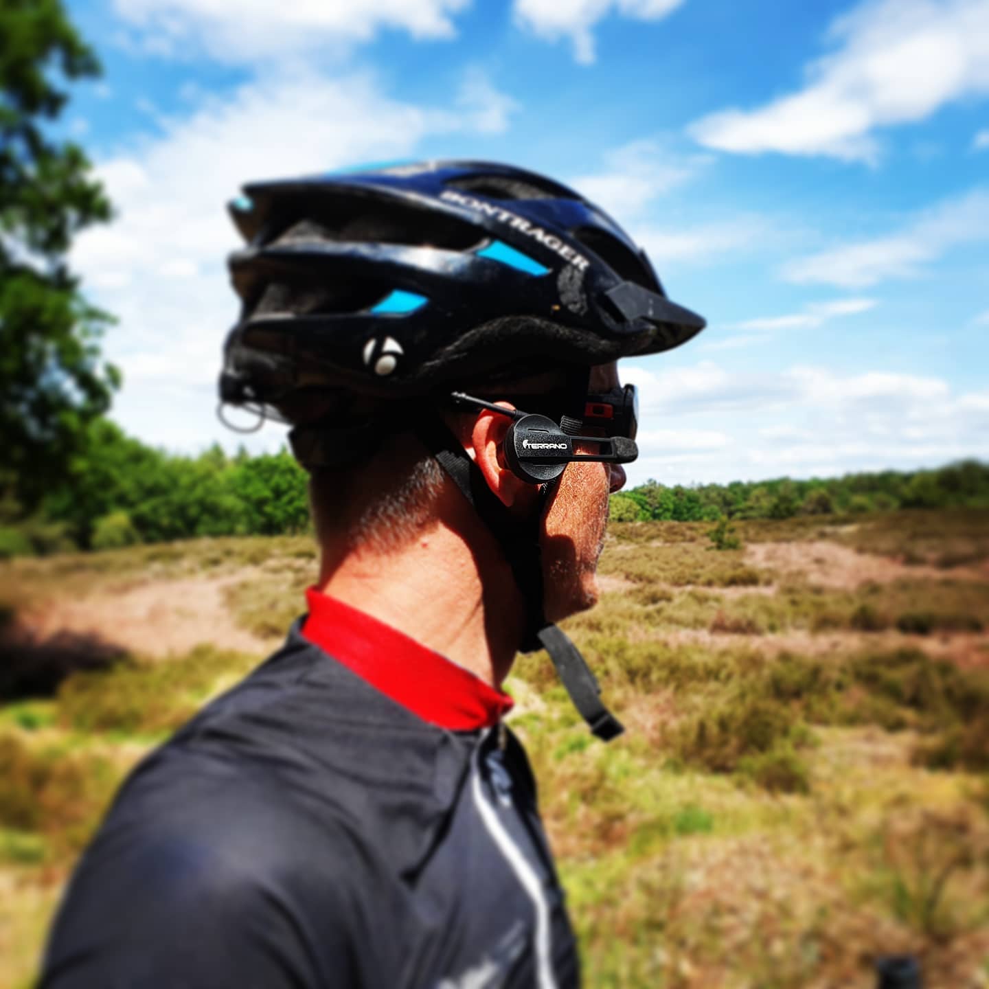Testing our brand new Terrano XT communication system. Perfect for communicating when riding behind your mate!
https://www.etappecyclingtours.com/webshop