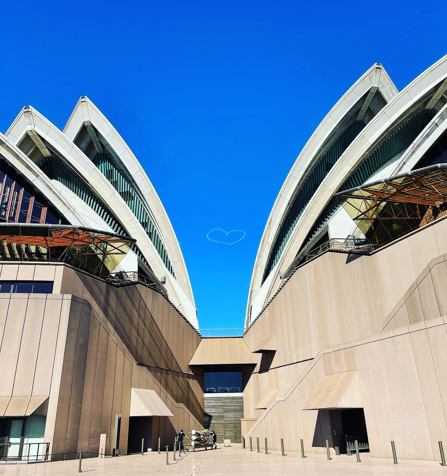 with heart💙
#sydneyaustralia #sidneyoperahouse #manly #touristontour #travel