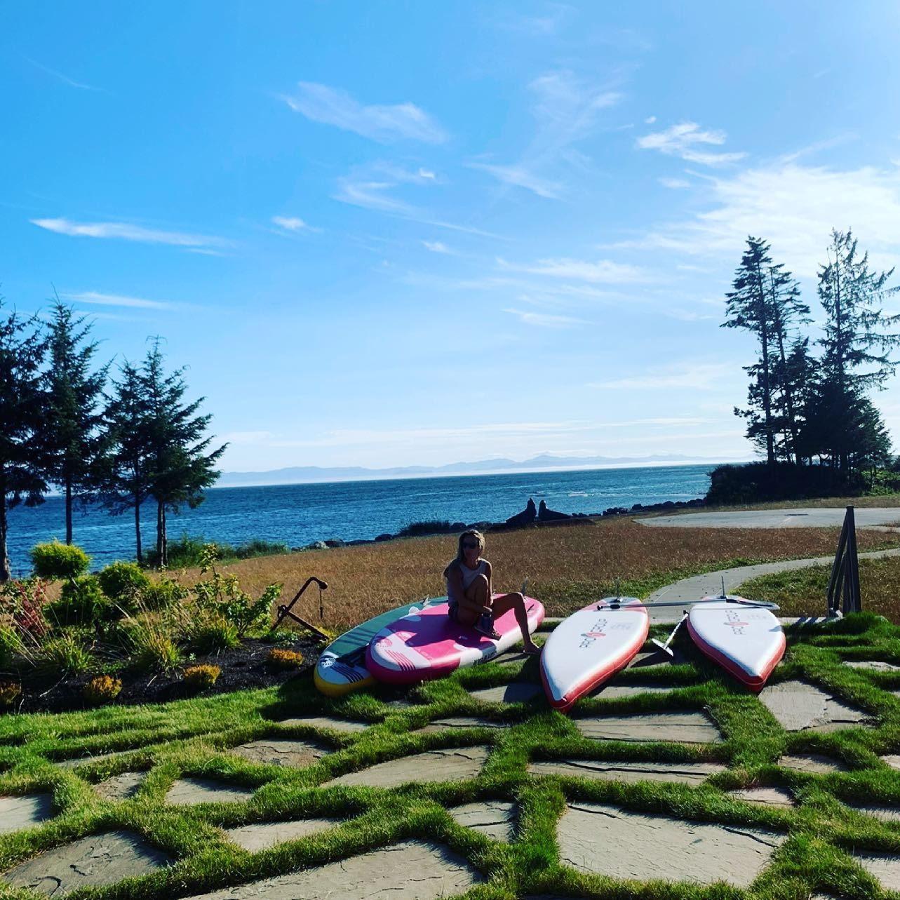 WAKING UP ON THE WEST COAST - could you get use to that for a few days? #retreat #vancouverisland #adventure #yogaretreat #weetcoast #morningview #oceanfrontproperty #airbnb #airbnbcanada #pictureperfect #vacationrentalsbyowner #vacationdestination #explorebc #staylocal #