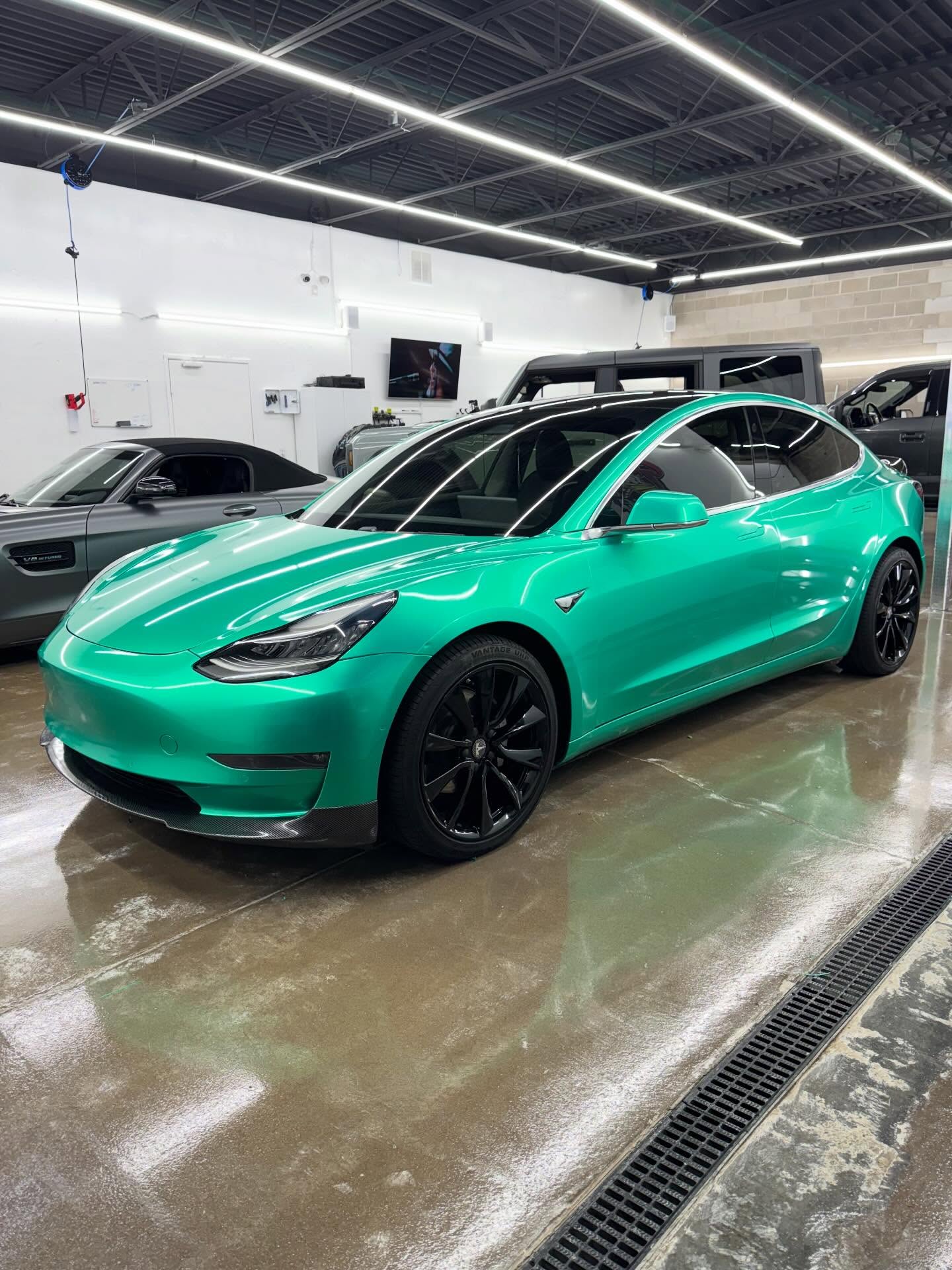 Removal and Rewrap in Oracal Riviera Green Sparkle! 🧪
Contact Us! 📱
PM or call/text 405-974-1554
Simple Auto Styling
📍821 Centennial Blvd Edmond OK 73013
#simpleautostyling #wrap #wrapped #vinyl #carwrap