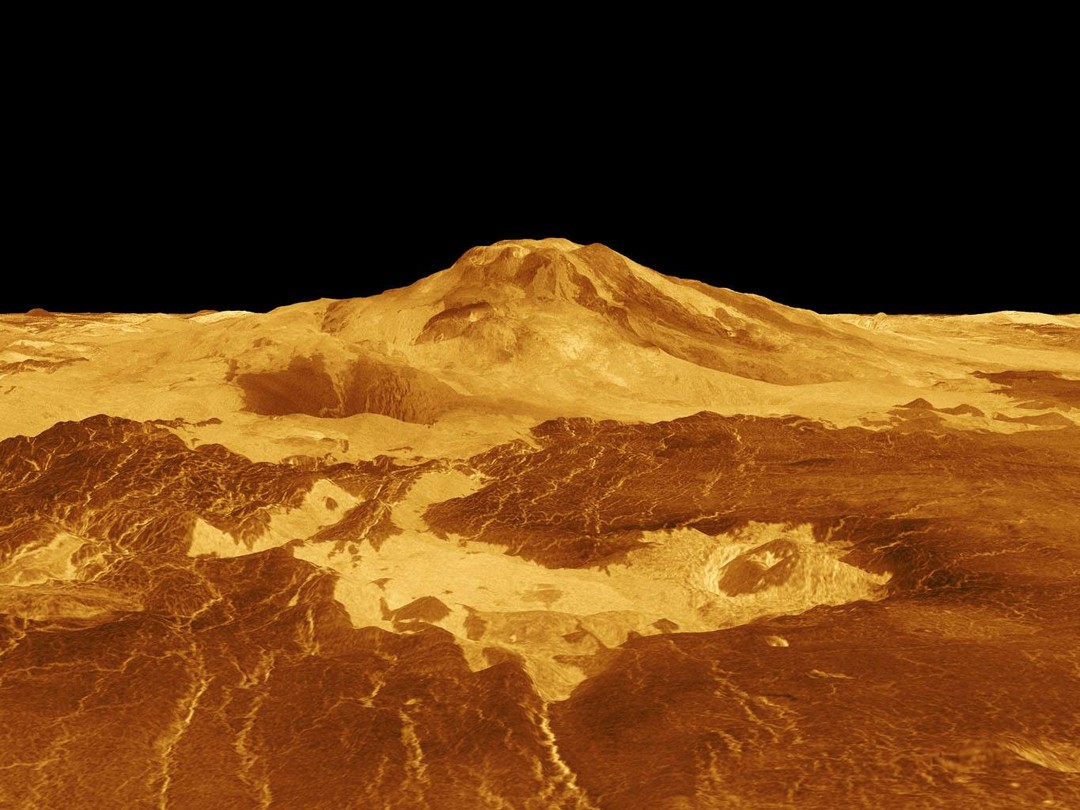 V come vulcano.
Sono 1500 i vulcani medio-grandi presenti sulla superficie di #Venere; e contando quelli minori si può arrivare fino a un milione. In questa immagine tridimensionale, ottenuta grazie alla sonda Magellano lanciata il 4 Maggio del 1989, possiamo osservare il Maat Mons: il rilievo vulcanico più elevato di Venere. Il Maat Mons è caratterizzato da un'ampia caldera di 28-31 km di diametro e da almeno cinque crateri vulcanici.
Fai volare i tuoi sogni con #ORBITA !
Image credits: @nasa ·
·
·
·
#venus #vulcano #nasa #astronomy #space #solarsystem #nasa