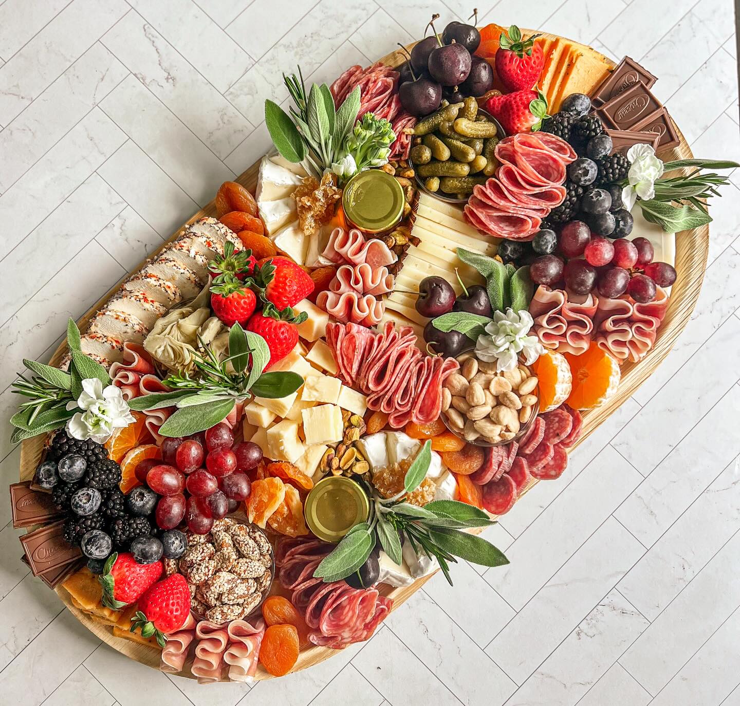 This is what hosting made easy looks like! ๐ค๐
Thoughtfully styled grazing boards that taste just as good as they look. We got you covered! ๐๐ปโโ๏ธ๐๐ง๐๐ซ
#grazingjoycharcuterie #charcuterieboard #cheeseboard #grazingtable #southflorida #eatbeautiful #mbpresets #wineandcheese #deerfieldbeach #giftideas #corporateevents #catering #hosting #broward
