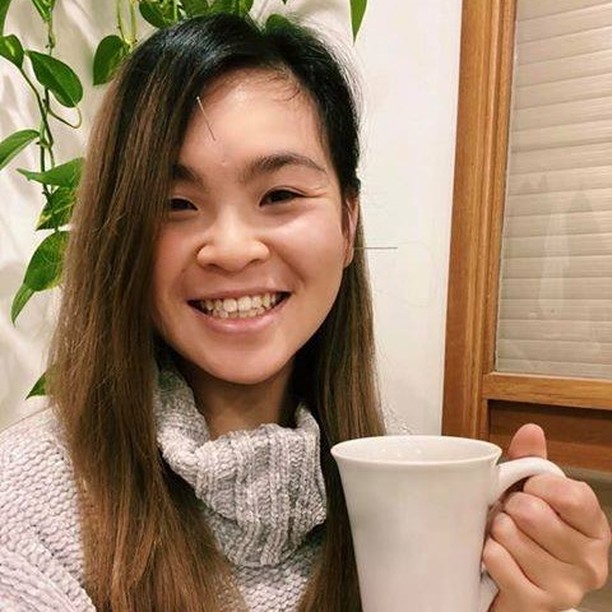 ACUFACT FRIDAY //
The point between Dr Sam's eyebrows is called Yin Tang 印堂. It helps with calming the mind 😌 We love using this point for anyone with anxiety, sleep issues and stress. It always works wonders!
The point on her jaw is called Xia Guan 下关 and is helping her reduce tension around her jaw. This point is great for TMJ disorder or if you hold any tension I the jaw due to stress.