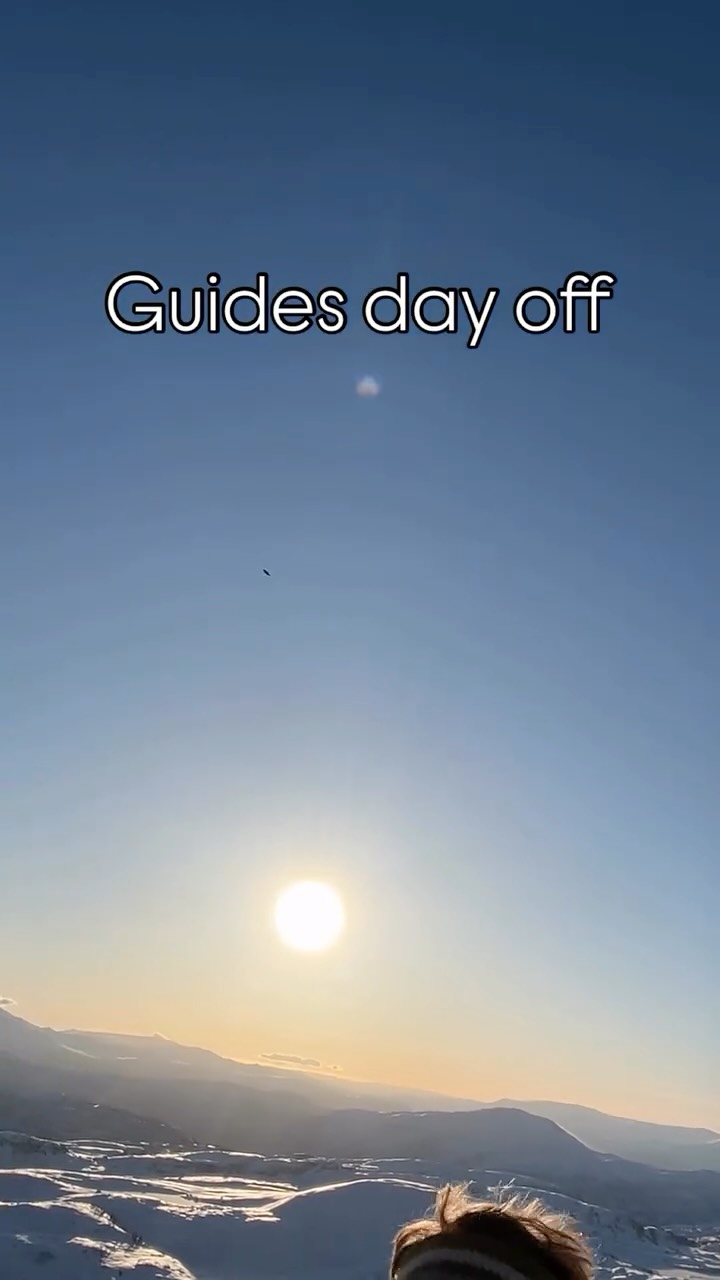 Guidenes fridag/utekontor/teambuilding. Kall det hva du vil. Er det en ting som er sikkert så er det at dagene blir brukt godt til å både finne gode snøen og kjøre den gode snøen⛷️
Det er nå svært gode forhold i Sogn, der vi har myk, responsiv, ubunden snø som er en drøm å kjøre i. Ta turen og book en guide! Vi viser deg hvor den finnes 🤝
#skivegleder #topptur #sogndal #backcountryskiing #skitouring