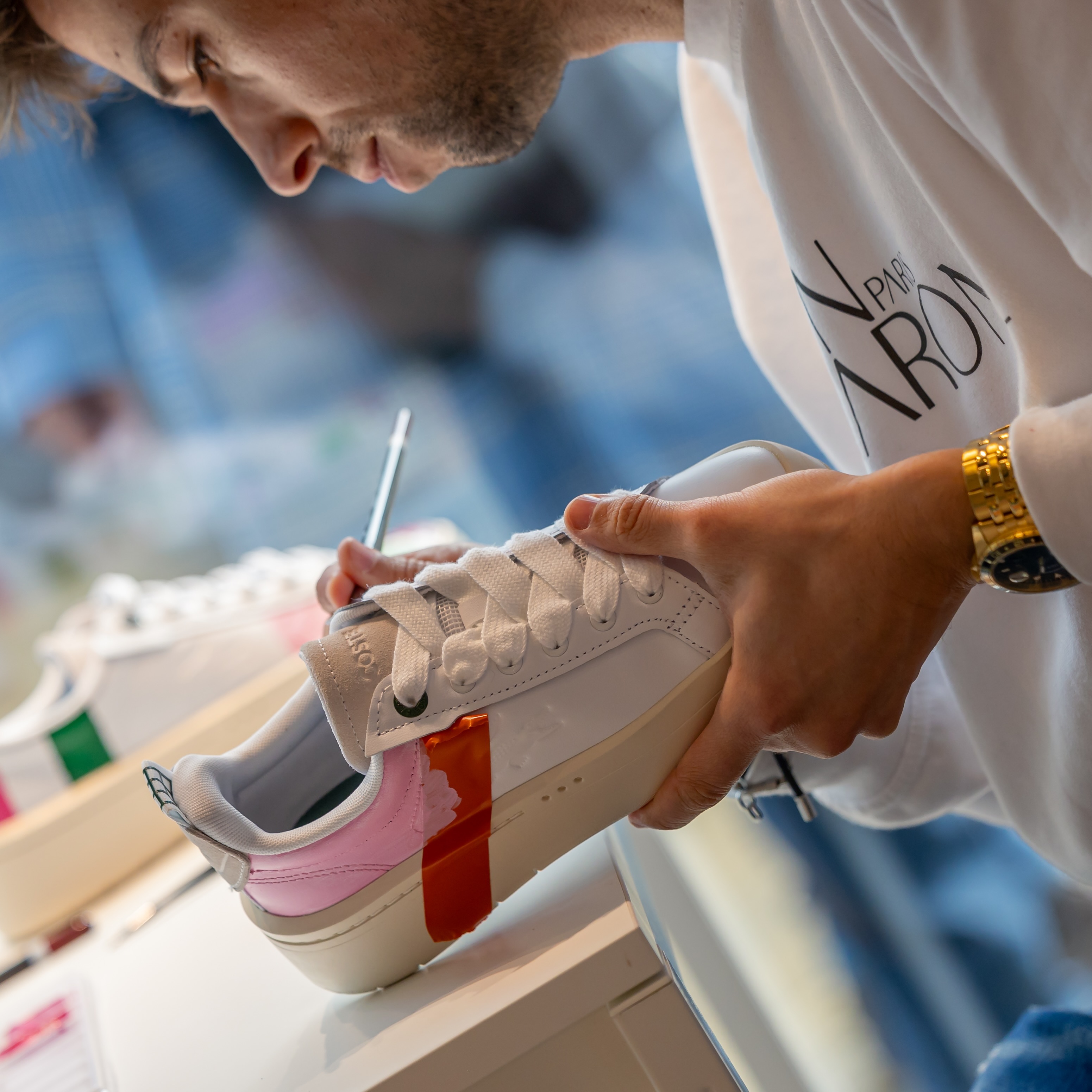 ๐จ๐๏ธ๐
#customfashion #livepainting #lacoste #customsneakers #parisfashion #shoepainting