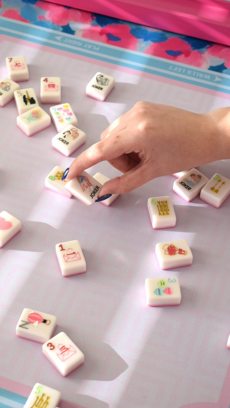Setting the mood for Galentine’s Day!
Featuring The Lover’s Legacy Set🥰 perfect for a mahj night with your girls🩷🙌
🩵Mat: @mahjandvine
🩷Racks: @peacelovemahjong
#mahjong #mahjongset #mahjongtiles #custommahjong #mahjongart