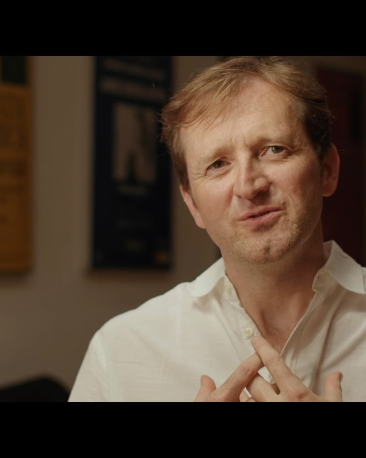 «In der jetzigen Zeit ist nichts wichtiger, als unser Herz zu öffnen» @camerata_salzburg
Sonntag, 25. Januar 2026, 18.00 Uhr
@camerata_salzburg
@giovanni_guzzo, Violine und Leitung
@pierrelaurentaimard, Klavier
Vorverkauf
🎫 meisterzyklus.ch, ticketmaster.ch
📧 billettkasse@meisterzyklus.ch
📞+41 31 994 49 22 (Di - Fr 8 -12 Uhr)
📍Buchhandlung zum Zytglogge