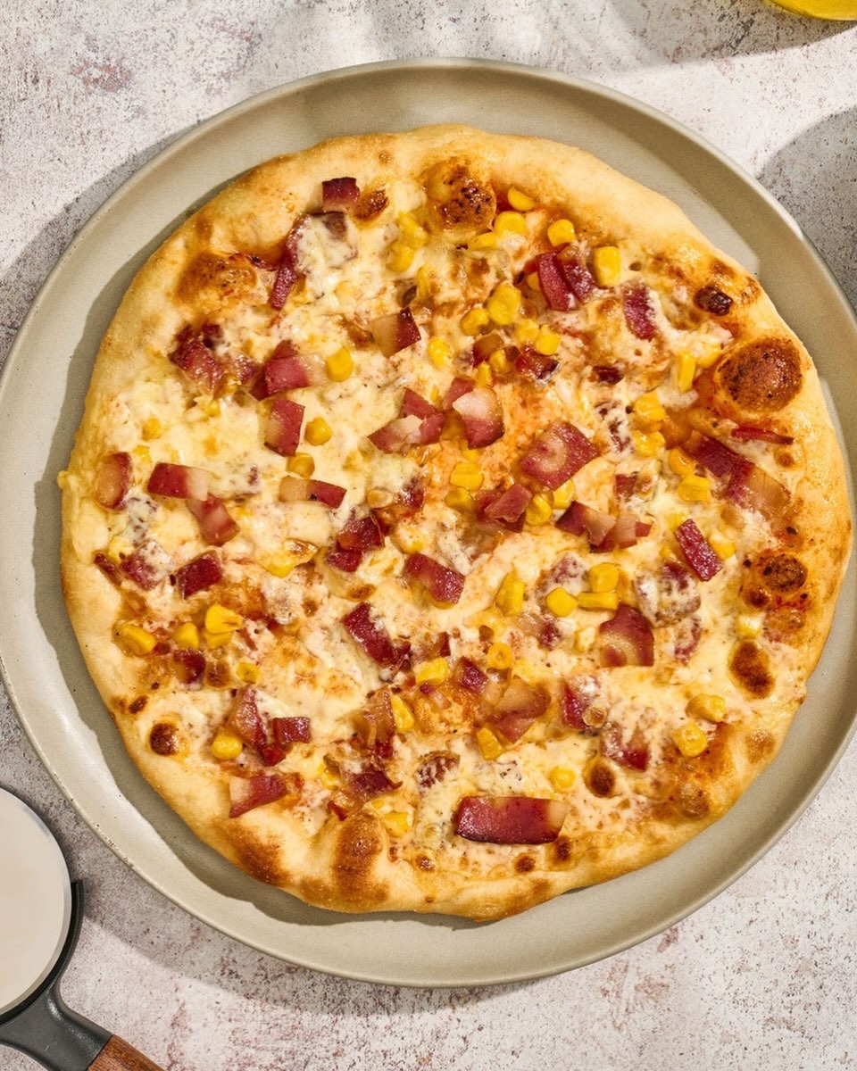 🥓tocineta + maicitos🌽 Una gran combinación.
#bittapizza #tuslicetusalsa #pizzalovers🍕