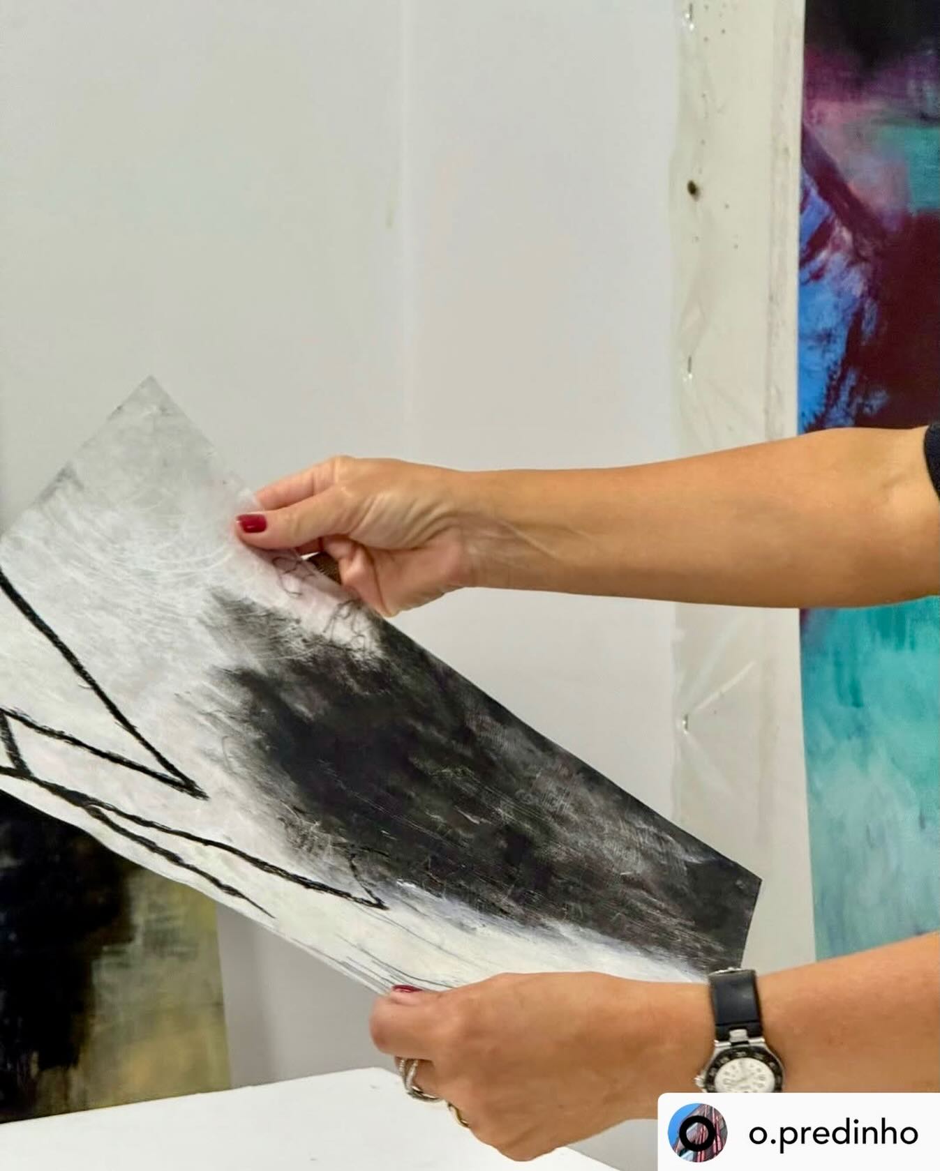 Observar e analisar um trabalho faz parte da minha prática . Quanto mais tempo você olha, mais o trabalho devolve perguntas ao invés de respostas …