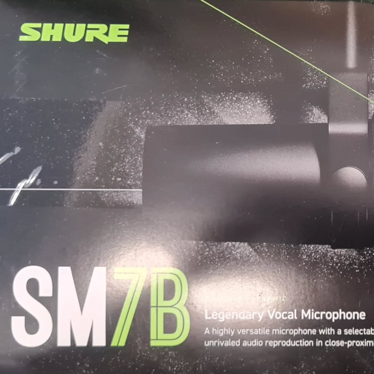 ‼️Neues aus Instrumentenhausen‼️
Shure SM7B
CHF 419.00
Jetzt bei Rock'N'Roli's Musik Shop.