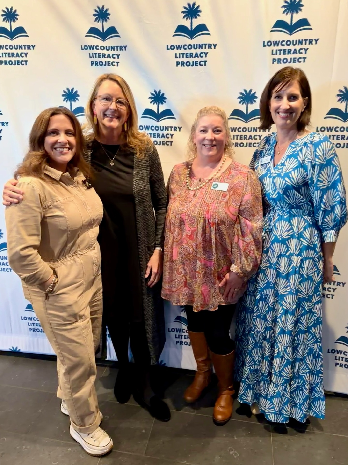 When Lindsey Ballenger calls for PR and social media support for the @lowcountryliteracyproject Rising Tide documentary, the answer is an easy yes. Finding out @lk_whitney / @heygoodco and @jenironephotography are part of the team too? Instant happy dance.
@wcbdnews2 @abcnews4