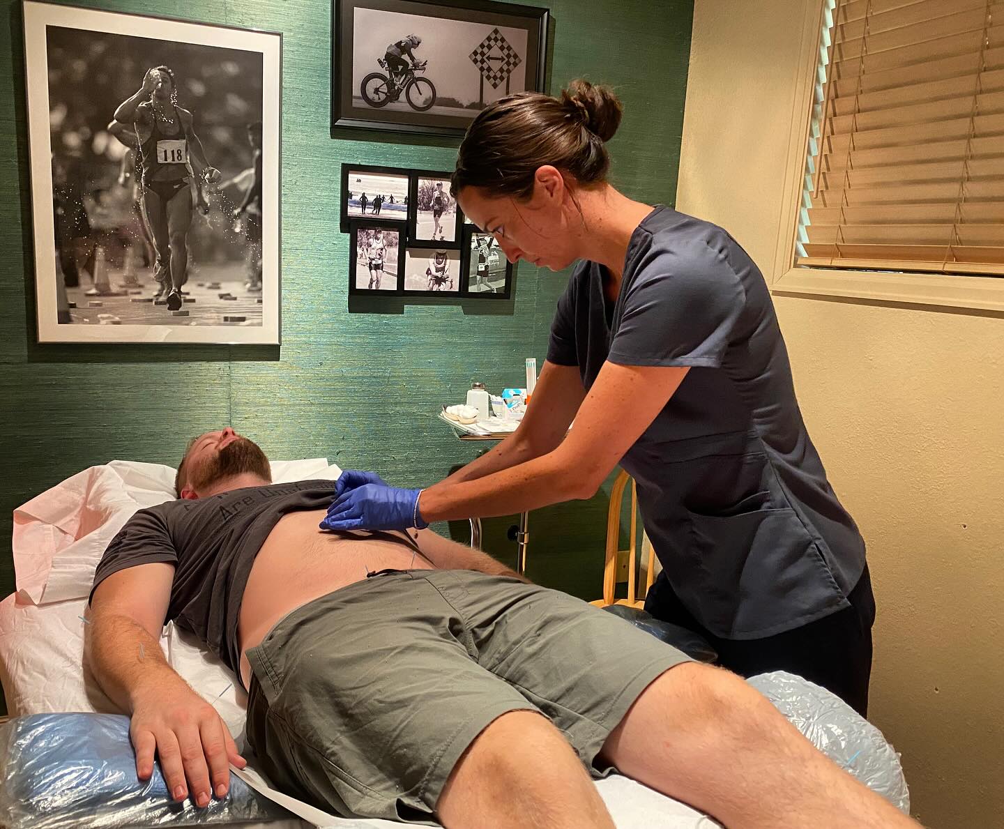 📣 Calling all dads, husbands, sons, brothers, uncles and grandfathers! Men’s health matters—at Moment Wellness Acupuncture, we support men at every stage of life with personalized acupuncture and Chinese medicine. 💪🪡
✨ Benefits of acupuncture for men:
• Relief from chronic pain, injuries & tension
• Support for internal medicine concerns (digestive, sleep, stress)
• Improved sperm quality & fertility support
• Increased energy, stamina & vitality
• Better circulation, hormone balance & overall wellness
Whether you’re managing pain, optimizing fertility, or looking to feel stronger and more resilient, acupuncture helps your body heal and perform at its best—naturally.
📍 Serving men in Conifer, Colorado and surrounding mountain communities.
#MensHealth #MensWellness #AcupunctureForMen #FertilitySupport #SpermHealth #PainRelief #InternalMedicine #Vitality #ChineseMedicine #ConiferCO #BaileyCO #EvergreenCO #MomentWellnessAcupuncture