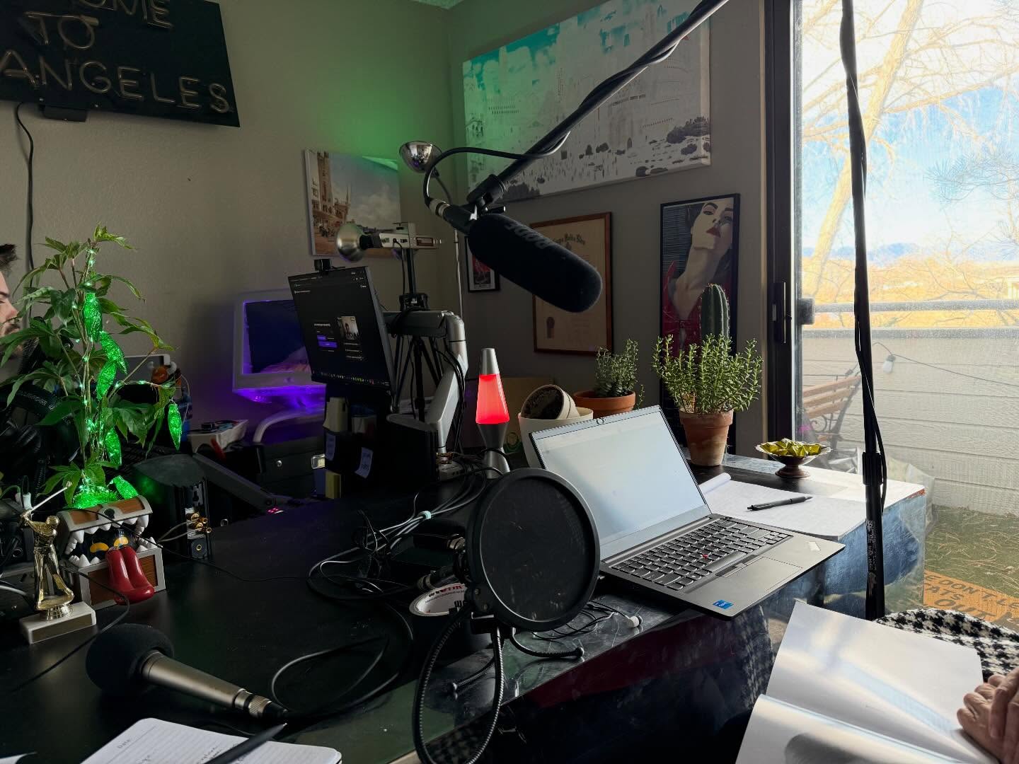 Recording a very special episode for women of jewelry … coming soon 🙈🙈🙈🫢🫠🤭 @womenofjewelry @lindamkozloffturner