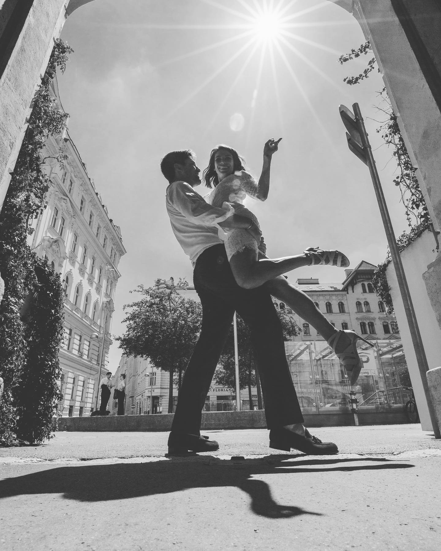 What a Vienna wedding. I love it. #brideandgroom #instabride #weddingblog #hochzeit #weddingdreams #weddinglocations #hochzeitstag #traumhochzeit #THEVINCENTKEINER #love #hochzeit2020 #weddingjournalism #weddingdocumentary #wien #österreich