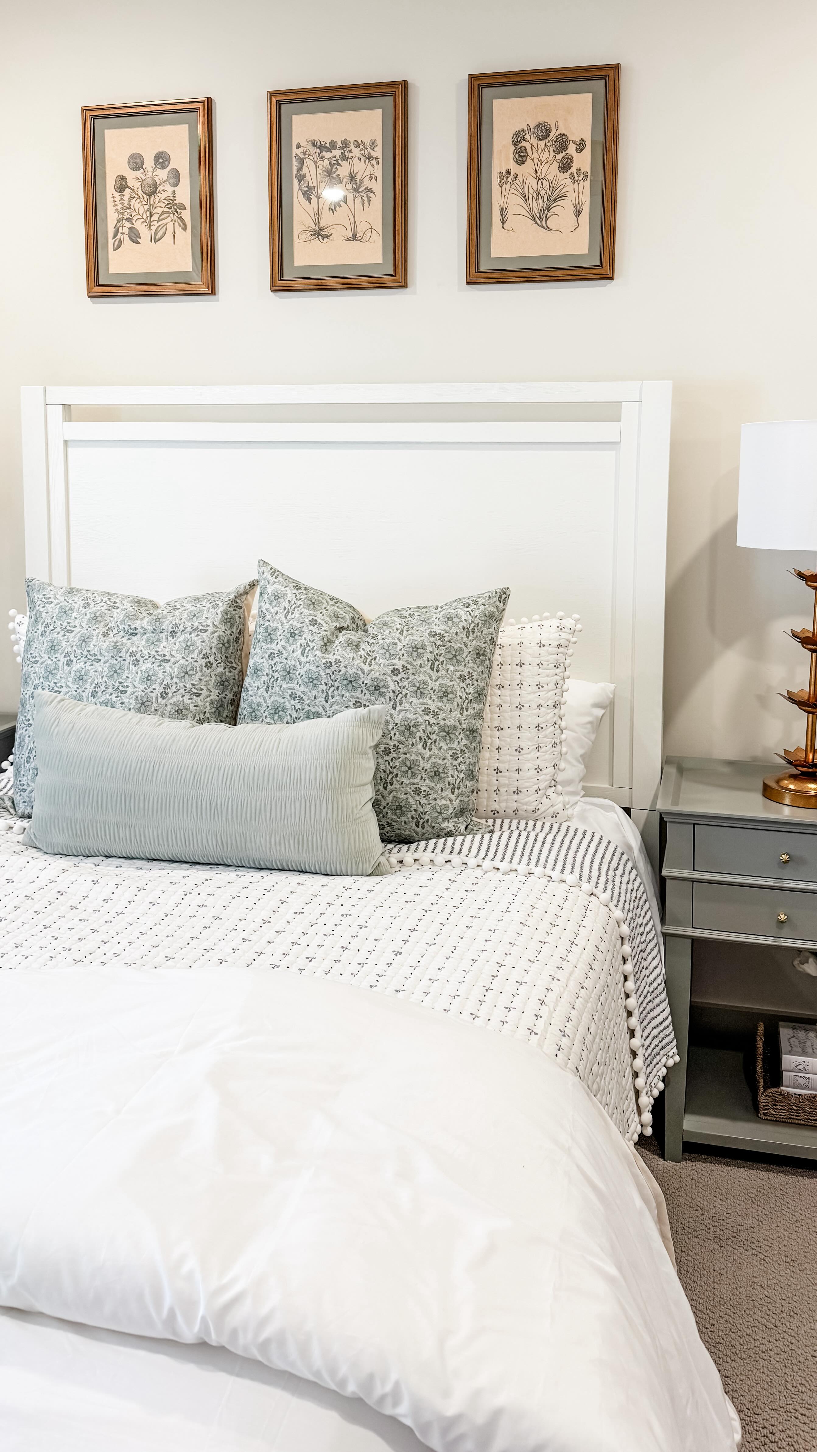Calm was the goal here.
A restrained palette, layered textures, and subtle coastal elements come together in a way that feels effortless and enduring. Nothing extra—just a space that feels peaceful, grounded, and beautifully livable.
#bedroom #bedroomideas #bedroominterior #bedroomgoals #bedroomdesign
