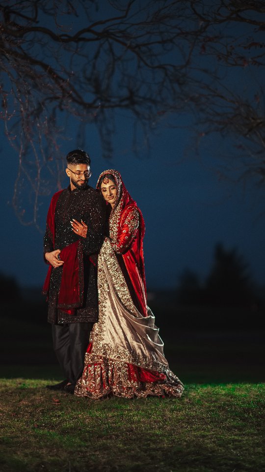 Congratulations to Irfan and Sanna
May Allah swt bestow his blessings upon you both Aameen
Photography @creativecapturesuk
Cinematography @creativecapturesuk
Hair and Makeup @hairbysadia
Stage and decor @diamondevents_uk
#weddinginspiration #weddings #weddingphotography #bride #groom