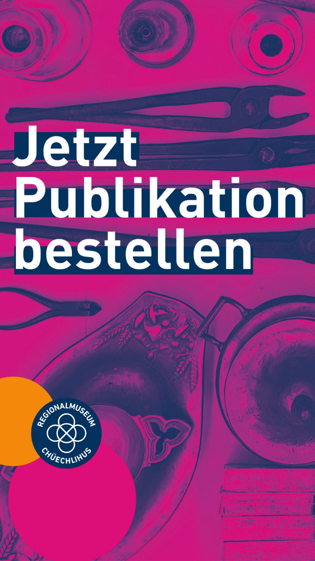 Drei Jahre. Eine Region. Ein Pionierprojekt.
Die Publikation «#ALTSUCHTNEU» zeigt, wie partizipatives Entsammeln im Regionalmuseum Chüechlihus in der Praxis funktioniert – dokumentiert, reflektiert und reich bebildert.
📘 Jetzt bestellen auf unserer Webseite
#ALTSUCHTNEU mit Medienpartner: @radioneo1 , Projekt- & Buchpartnerin: @skkg_winterthur