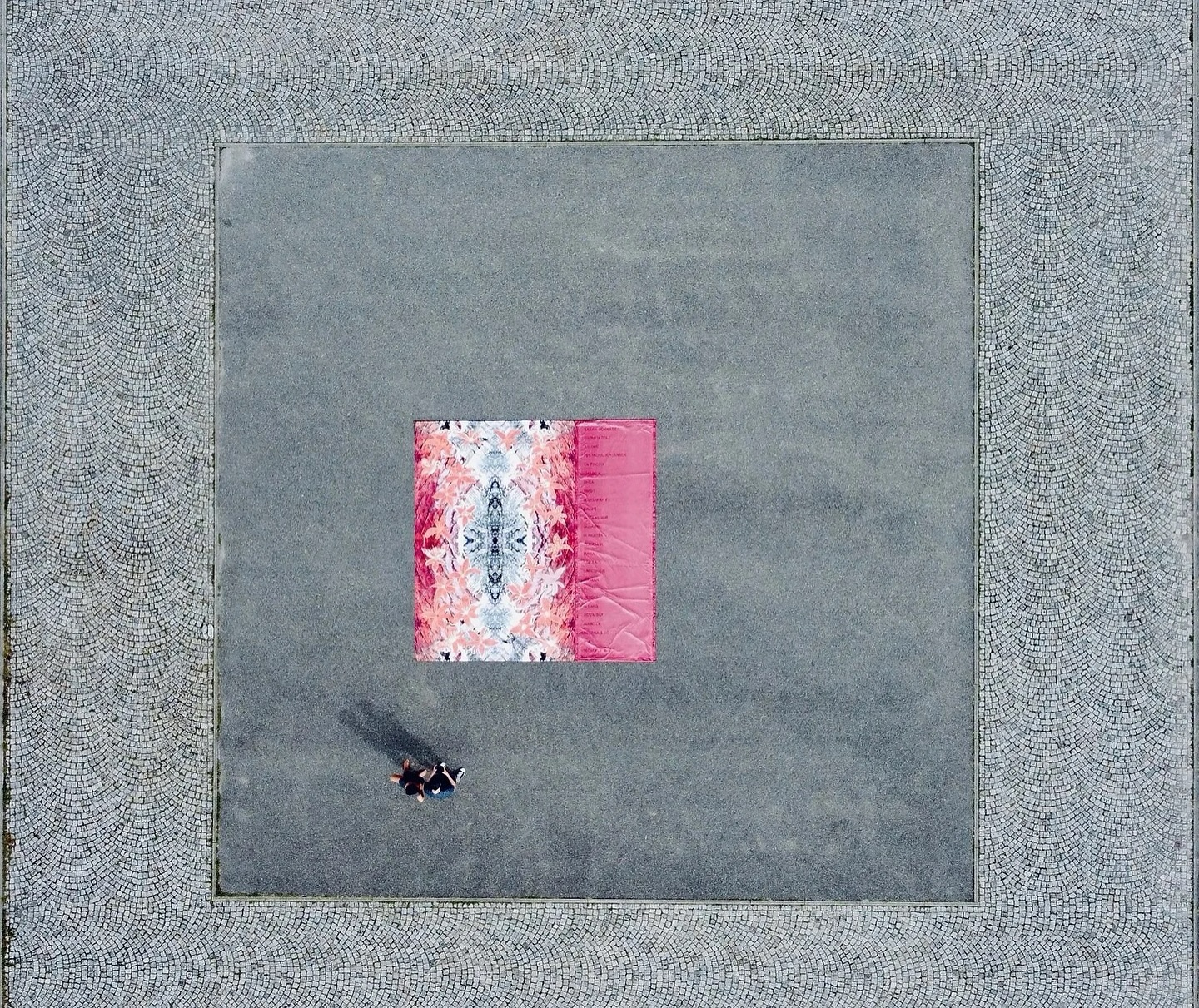 As part of our workshops, all participants create a huge piece of art together with Eva, artist and creator of Body Voices. In Tübingen (Germany), Eva spend time with each woman, working on her own blossom - one lily for each survivor. The art sessions were all very intimate and emotionally touching: there were a lot of tears, but also a lot of laughter in the room.
In addition to the wholesome benefits of this shared artistic creation, we use the art work to make lots of noise for our common topic: raising awareness for the ongoing sexual abuse and violence in this world.