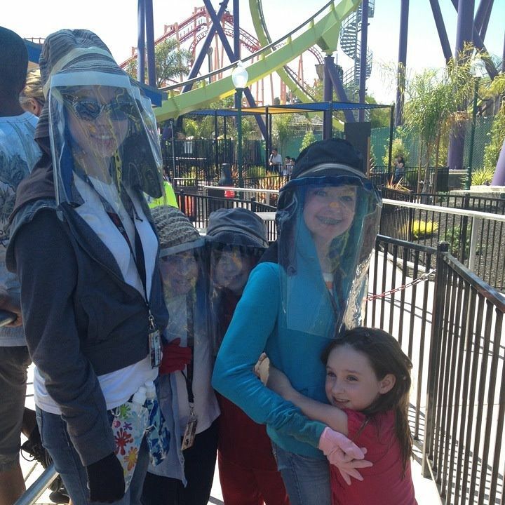 17 days away! Merry Christmas!Patients Aimee, Paxton, Paris, and Jessica having fun at Six Flags Discovery Kingdom!