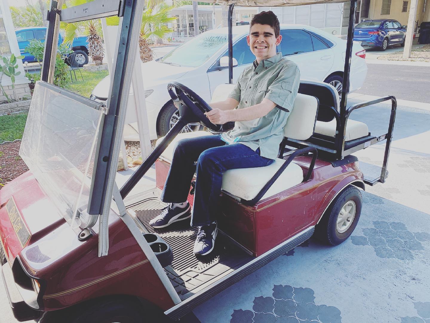 New toys are always fun, no matter HOW old you are! ⚡️
Have you ever driven a golf kart? Did you like it?