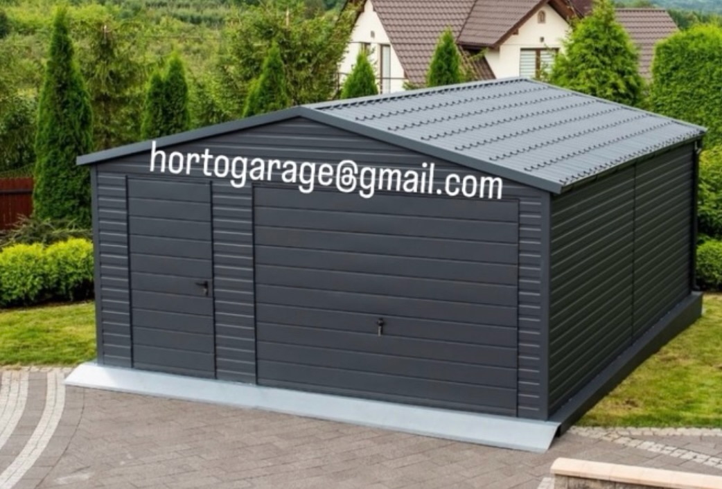 🙋♂️😃Wir präsentieren Ihnen unsere Garage – eine moderne, praktische und ästhetische Konstruktion.
🔩Beschreibung der Garage:
Das Foto zeigt eine Garage aus Stahlblech mit modernem Design. Sie verfügt über ein Satteldach aus Trapezblech sowie ein Einfahrtstor und eine zusätzliche Seitentür.
📏Abmessungen
📐• Breite: 6 m
📐• Länge: 7 m
📐• Höhe: 2,5 m (bis zum Dachfirst)
🎨Farbe:
• Die Garage hat eine einheitliche, moderne graphitfarbene (anthrazitfarbene) Farbe.
🚪🔨🔩Konstruktion:
• Gerüst aus verzinkten Stahlprofilen.
• Verkleidung aus Trapezblech .
• Satteldach.
• Einfahrtstor und Seitentür für bequemen Zugang.
✅Vorteile:
• Hohe Haltbarkeit und Witterungsbeständigkeit dank Stahlkonstruktion und Verzinkung .
• Ästhetisches, modernes Aussehen.
• Großes Fassungsvermögen – Platz für Auto, Gartengeräte oder Werkstatt.
🚗🧰🎿Verwendung:
• Garage für ein Auto .
• Lagerraum für Gartengeräte, Fahrräder, Quads.
• Werkstatt für Heimwerker.
• Aufbewahrungsraum für saisonale Geräte – z. B. Reifen, Rasenmäher, Gartenmöbel.
💻📲👨💻 eine ähnliche Garage oder andere Details wünschen, mailen Sie hortogarage@gmail.com, gehen Sie auf den Link in der Bio oder rufen Sie an
📞 +49 177 4242452
📞 +49 152 246 74 361