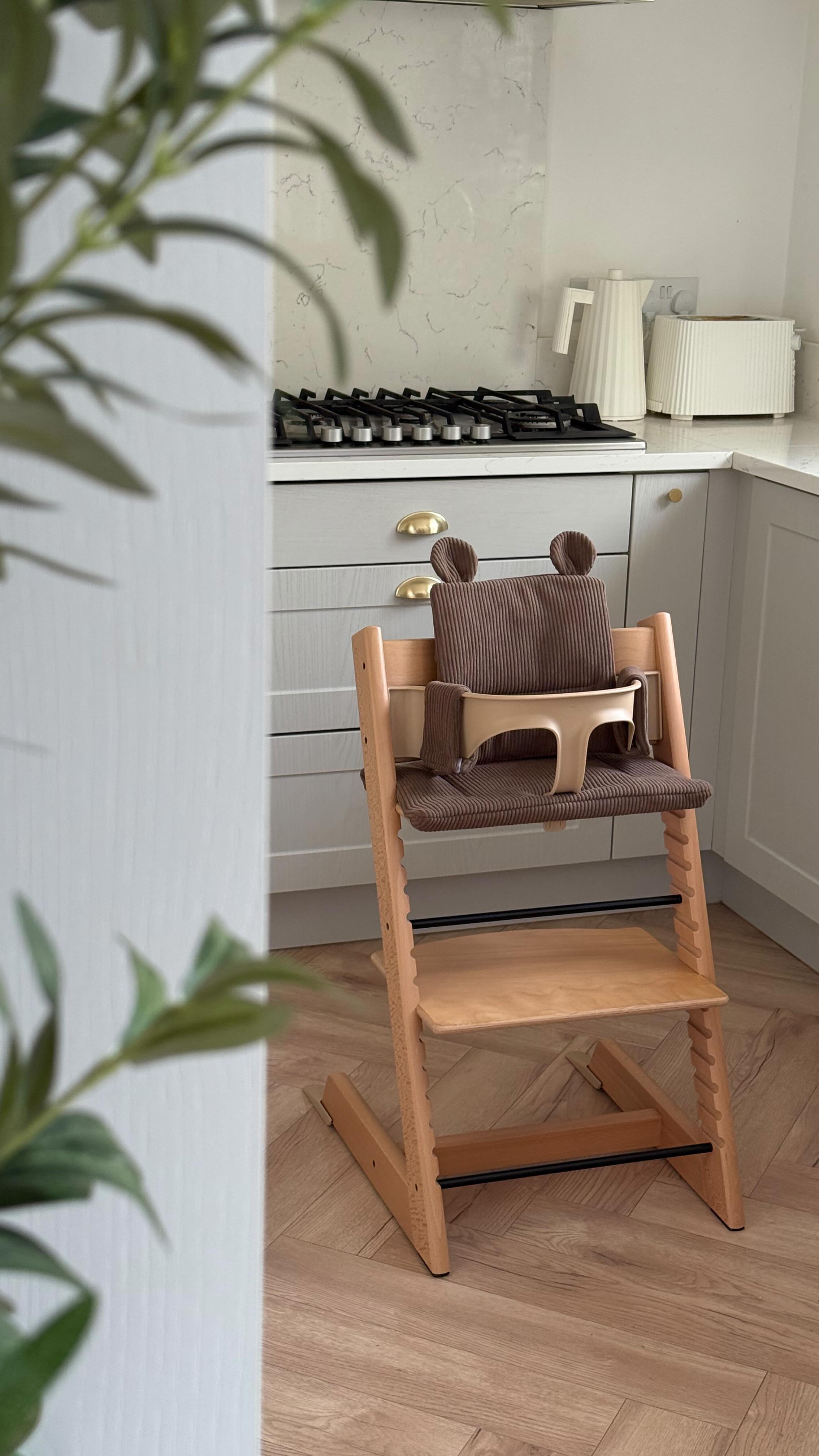 Say hello to our NEW unbearably cute, ultra-soft ribbed 2-in-1 cushion, made to fit the Stokke Tripp Trapp perfectly. 🤎
(Watch until the end to see how it works for both the baby set and toddler seat 🐻🤎)