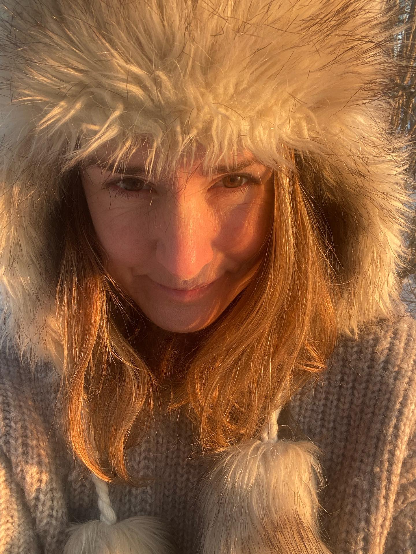 MMXXVI
💫 Året då jag har modet att driva mitt företag till 100%💫Spännande, läskigt men främst är jag SÅ förväntansfull! Känslan av att vara en kalv på grönbete sitter i sedan jag började skola om mej för exakt fyra år sedan.
Även om jag vet att det tar tid att bygga upp ett företag från grunden och att det fortfarande finns så mycket att lära & nitar att gå på, så har jag en positiv grundkänsla- det SKA gå! Mycket tack vare ett fenomenalt nätverk omkring mej, både i branschen och vänner utanför som peppar och ger kloka råd. För hjälp behöver jag🙋♀️ Så tacksam för just er i mitt liv🫶🙏
Let’s do THIS!🤩