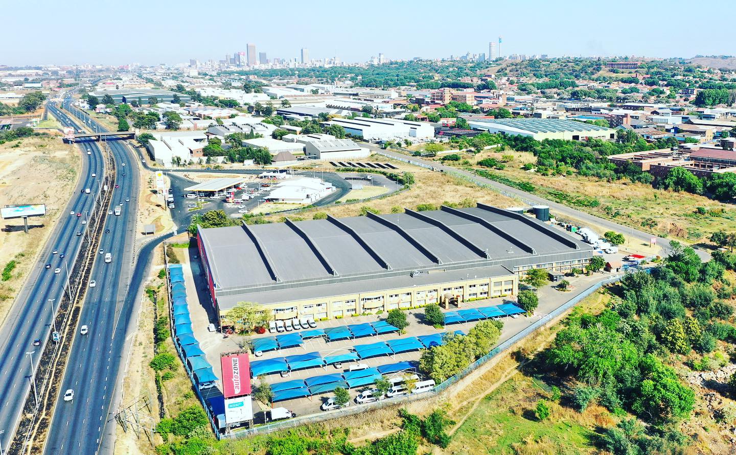 Big Box Logistics. Refprop your partner in logistics properties