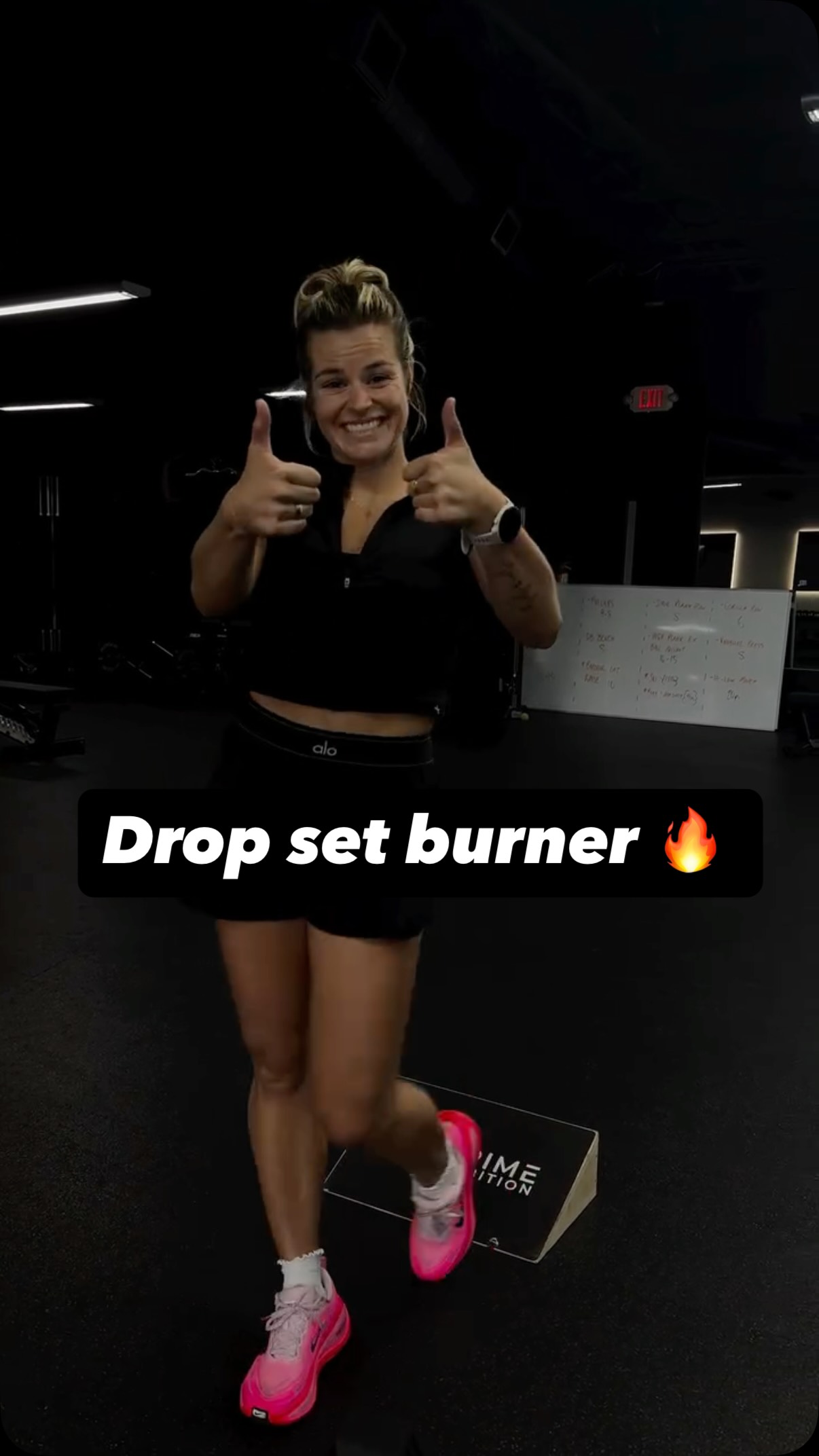 Save this drop set for your next leg day🔥👏🏼
Heel-Elevated DB Goblet Squats →
Heel-Elevated Bodyweight Squats
Why? You’re combining strength & endurance in one sequence.
The weighted phase builds mechanical tension (strength + muscle stimulus).
Dropping to bodyweight extends time under tension — keeping the quads firing even past fatigue.
More tension = more growth!